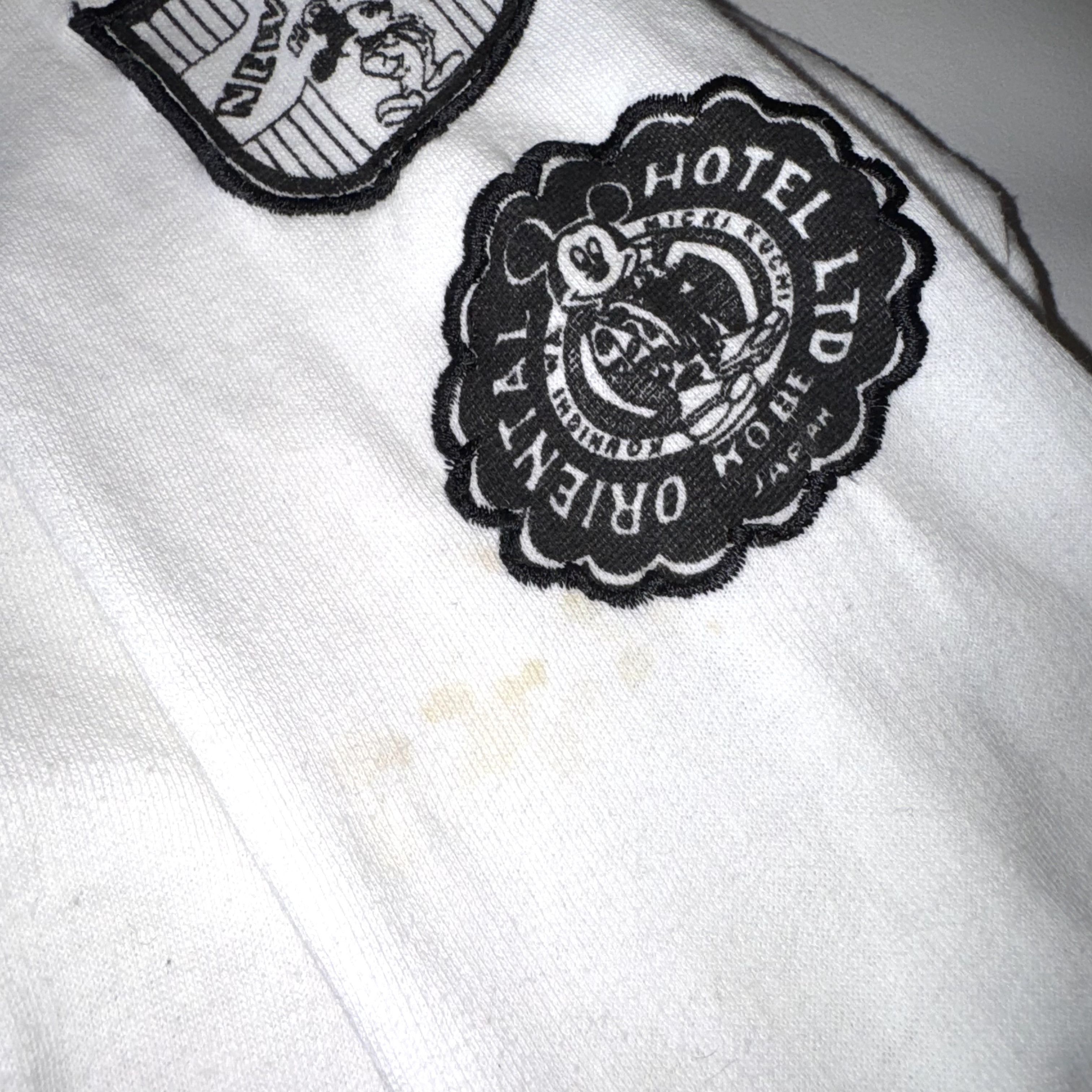 Mickey & Co. VTG Mickey's 1001 Hellos World Tour 1992 Sparkle Embroidered Size L / US 10 / IT 46 - 11 Thumbnail