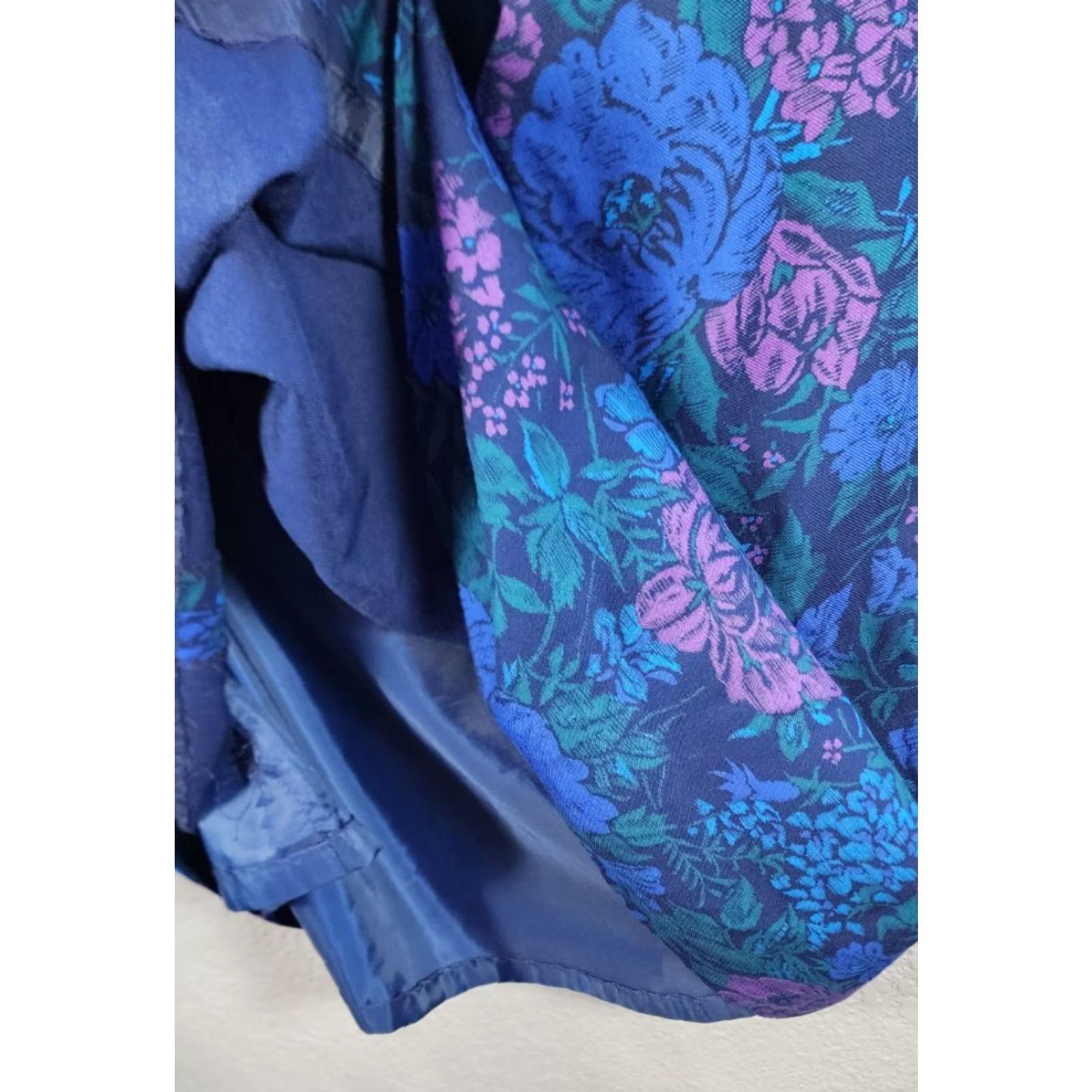 Vintage Vtg Country Sophisticates Skirt Womens Midi Floral Blue Pockets Sz 12 Wool Rayon Button Vintage Yes Confidently Styled Size 34" / US 12 / IT 48 - 6 Thumbnail