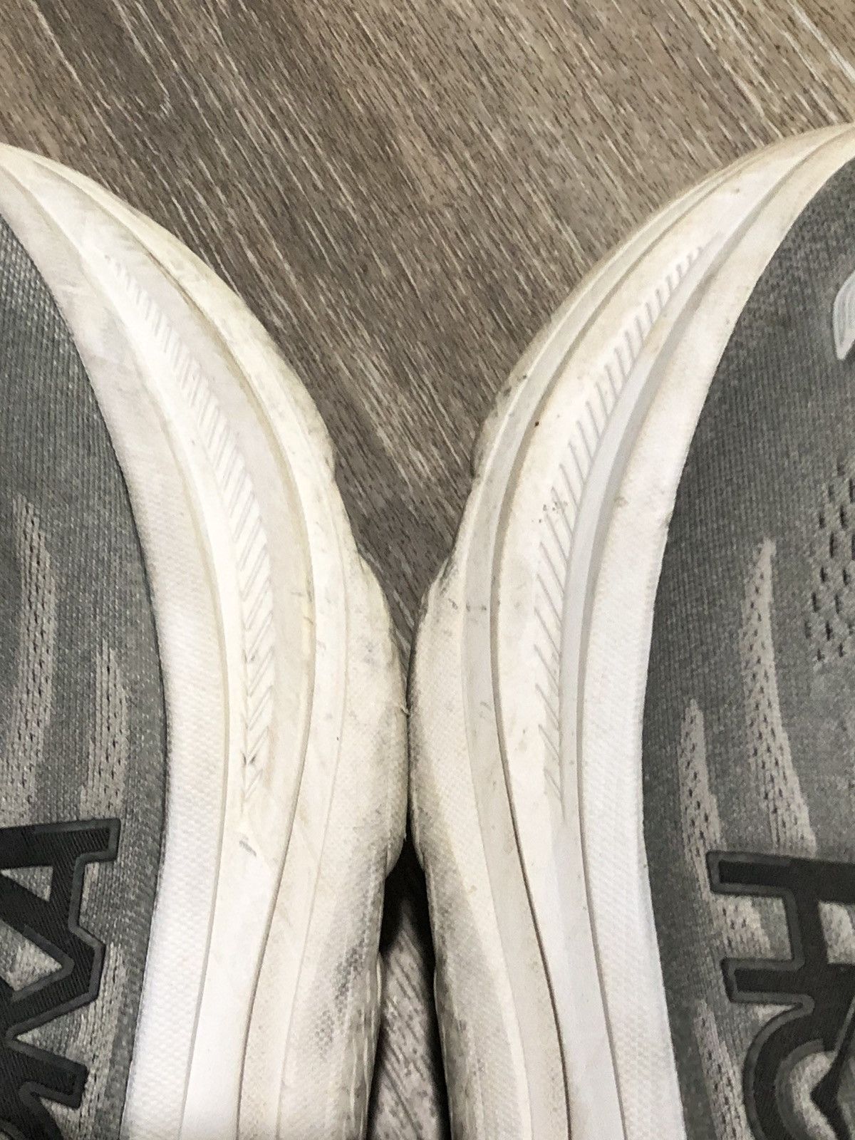 Hoka Hoka One One Shoes Mens Size 14 Gray White Bondi 9 Road Run Size US 14 / EU 47 - 14 Thumbnail