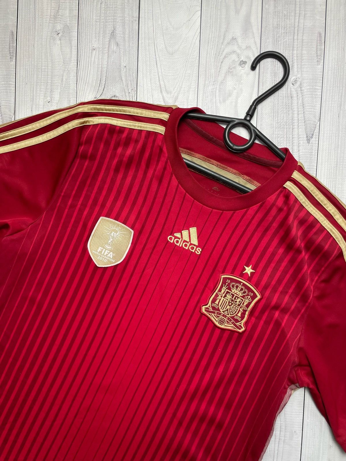 Adidas × Vintage Vintage adidas Spain size M soccer jersey red Size US M / EU 48-50 / 2 - 2 Thumbnail