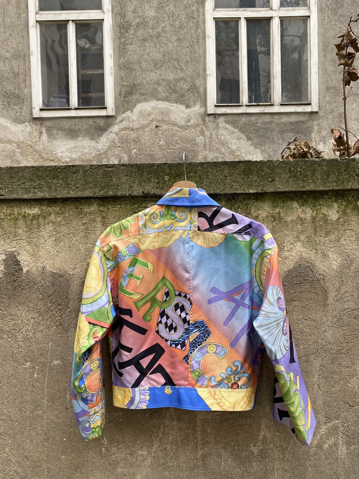 Versace × Vintage Archive Run Away Gianni Versace Silk Oveprinted Light Jacket Size L / US 10 / IT 46 - 10 Thumbnail