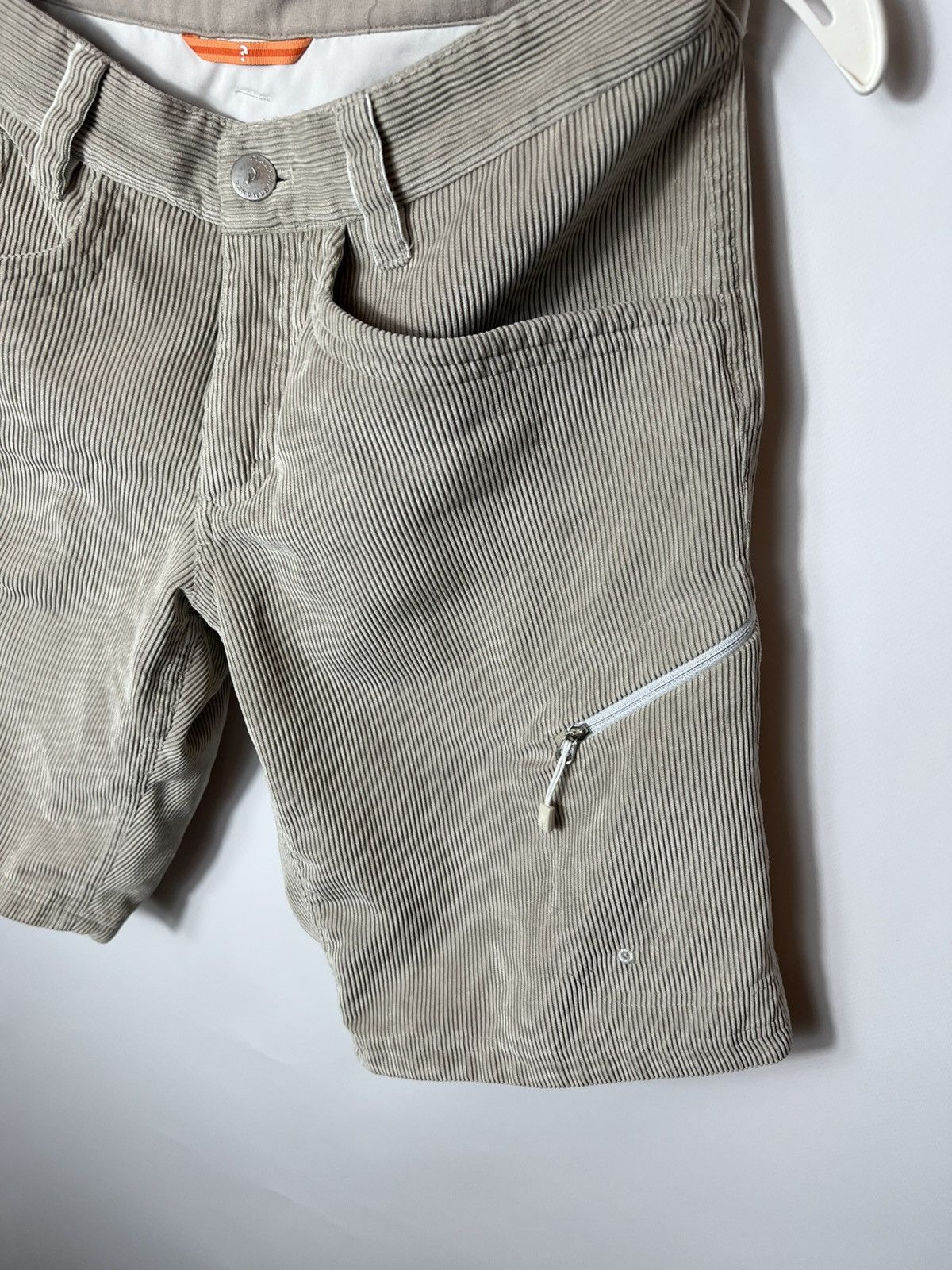 Peak Performance Vintage outdoor Peak Performance Velvet Cargo Shorts Sz Xs Size US 30 / EU 46 - 4 Thumbnail