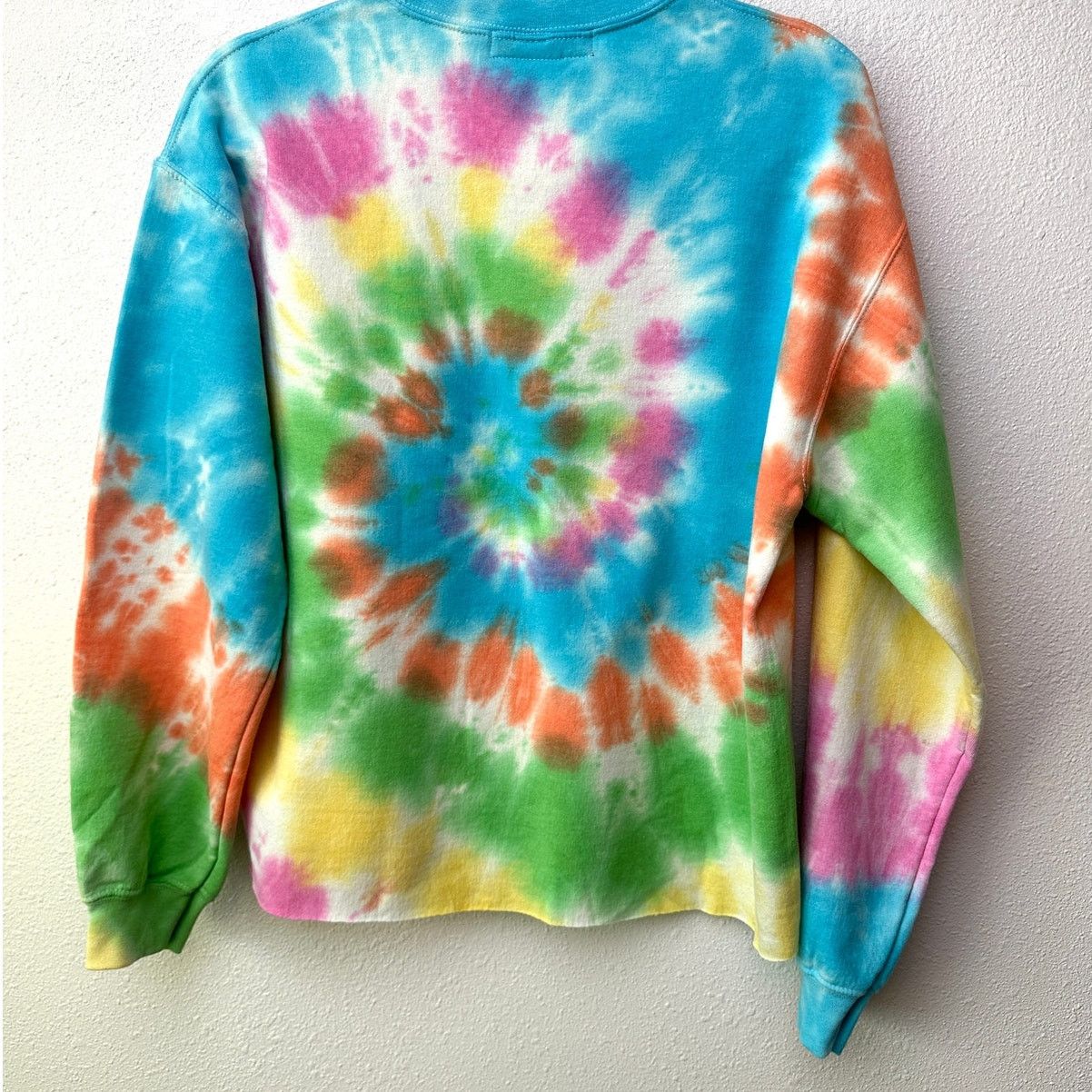 Other John Eshaya JET Pastel Tie-Dye Smiley Sweatshirt (M/L) Size US M / EU 48-50 / 2 - 5 Thumbnail