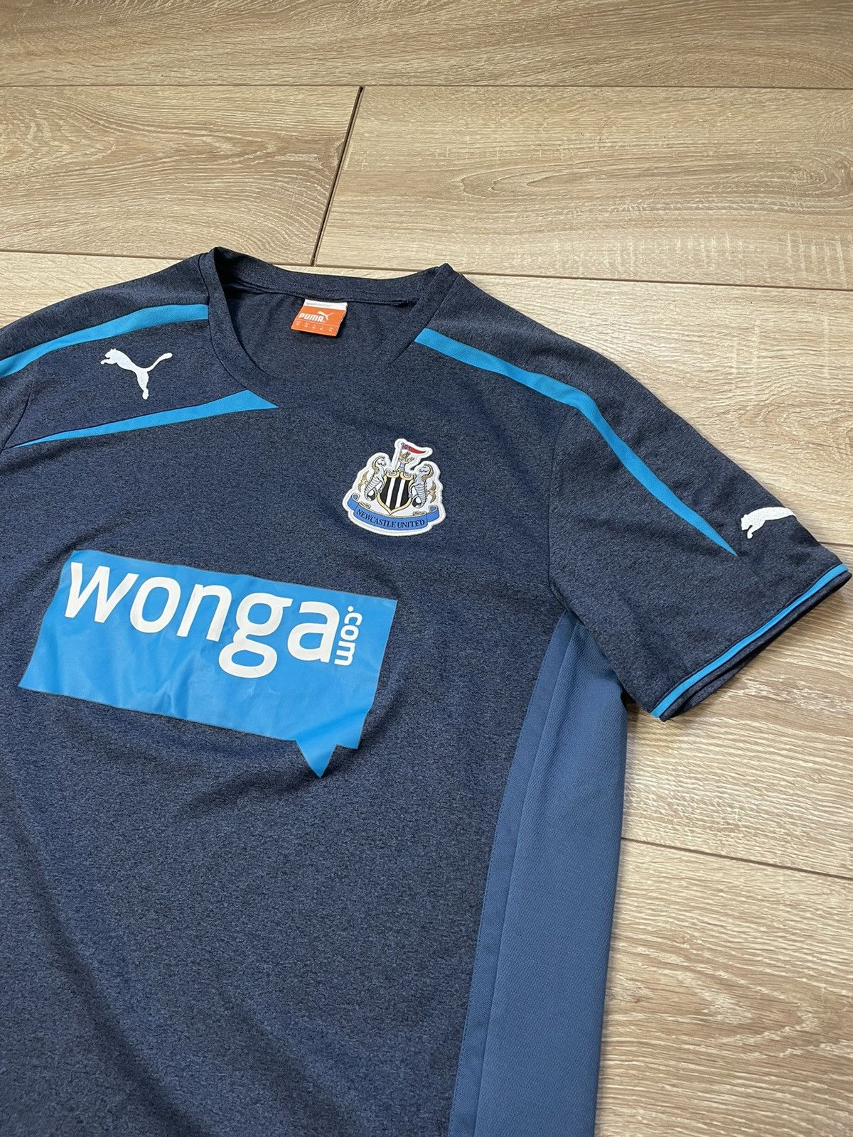 Puma Puma 2013-14 Away NEWCASTLE UNITED Football SHIRT Size M Men Size US M / EU 48-50 / 2 - 2 Thumbnail