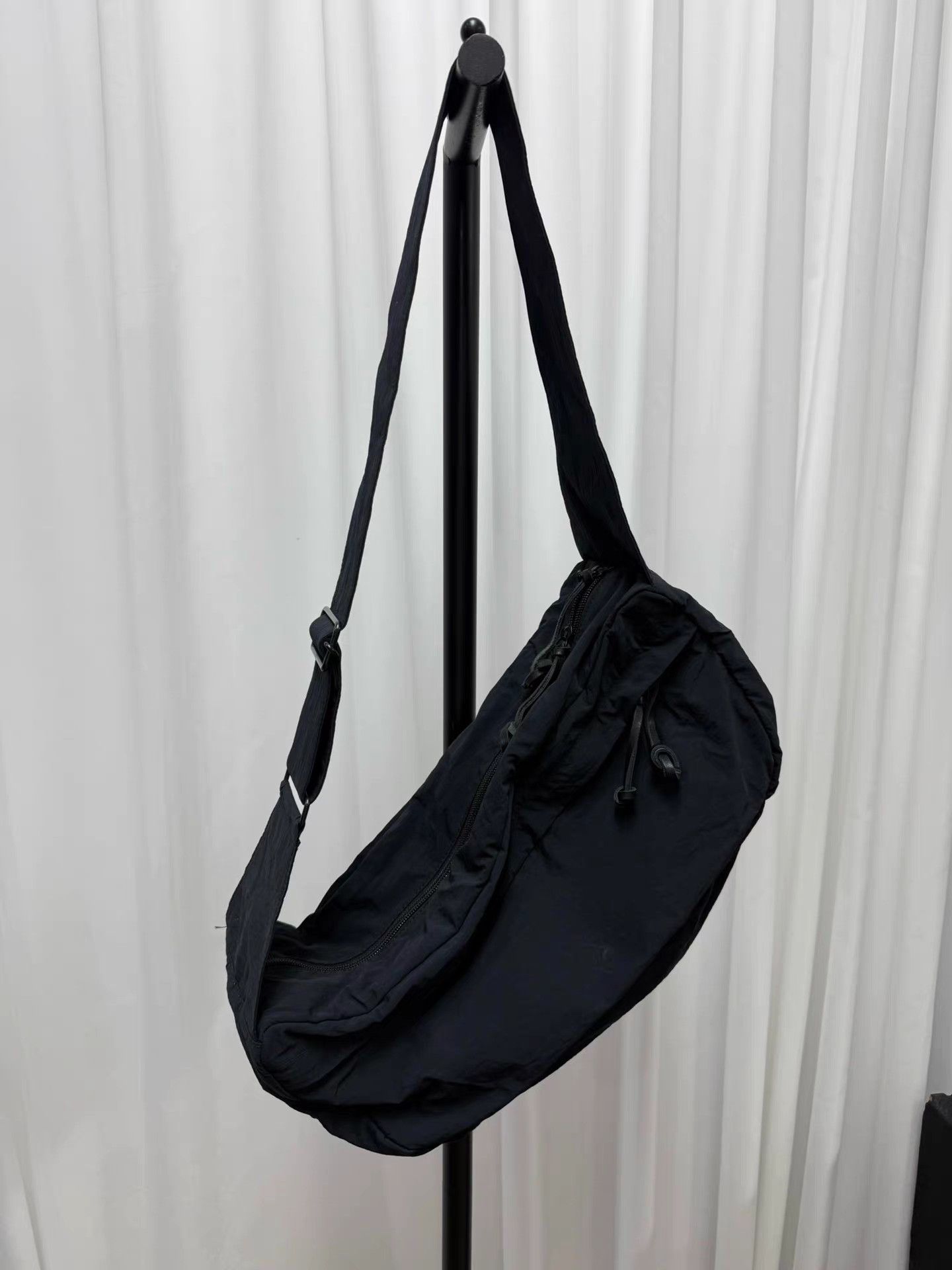 Yohji Yamamoto Yohji Yamamoto Y's Metallic Nylon Dumpling Crossbody Bag K20 Size ONE SIZE - 2 Thumbnail