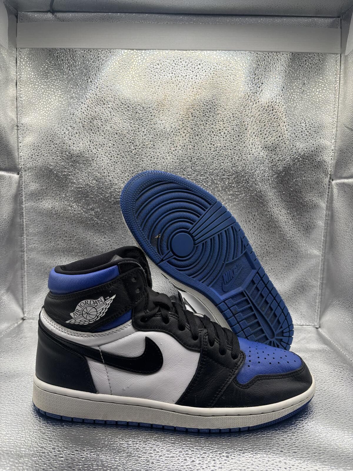 Jordan Brand Air Jordan 1 high royal toe Size US 9.5 / EU 42-43 - 1 Thumbnail