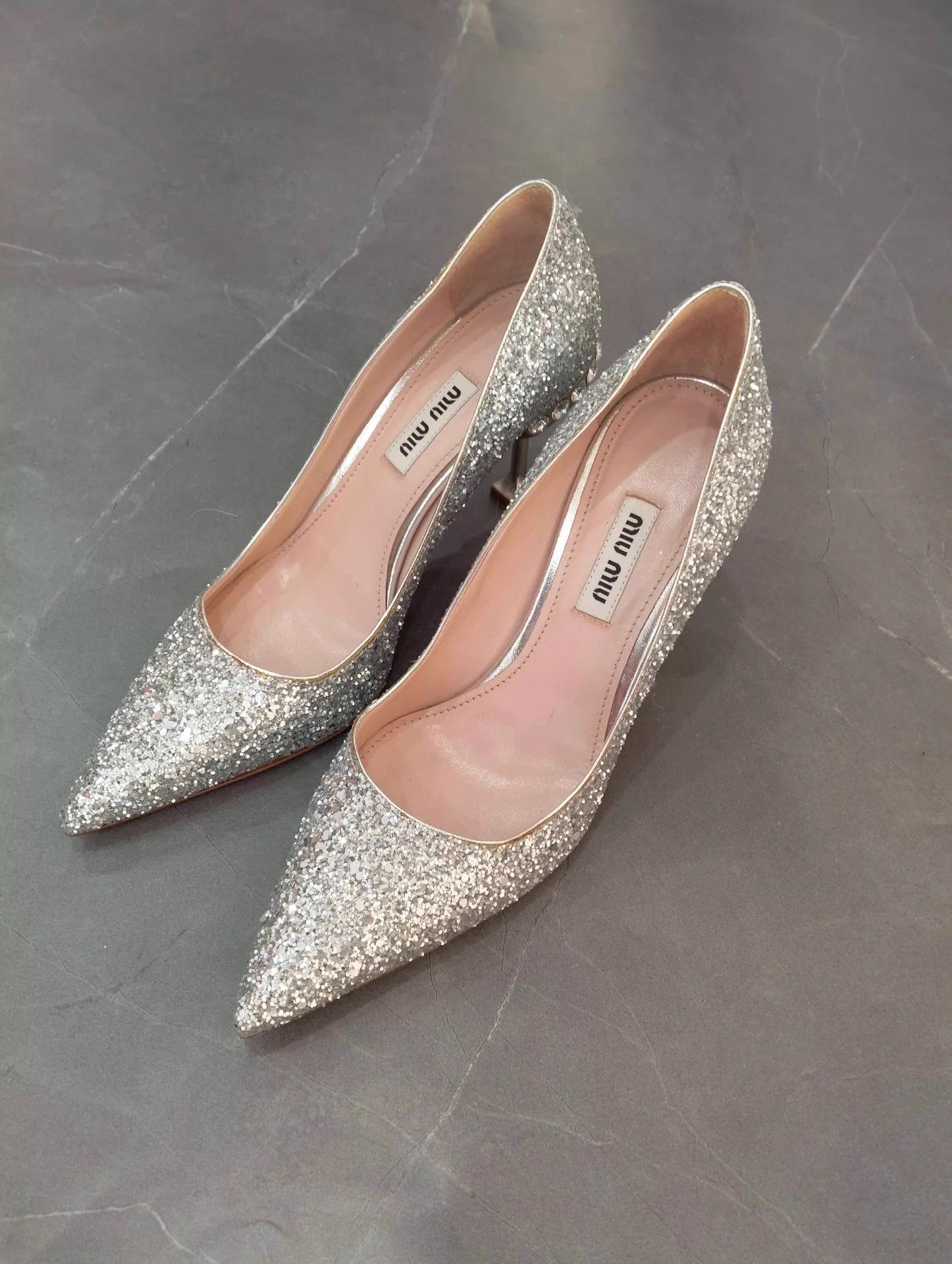 Miu Miu MIU MIU Women's Sequin Pointed Toe 5cm Silver Heels 35 Size US 4.5 / IT 34.5 - 1 Thumbnail