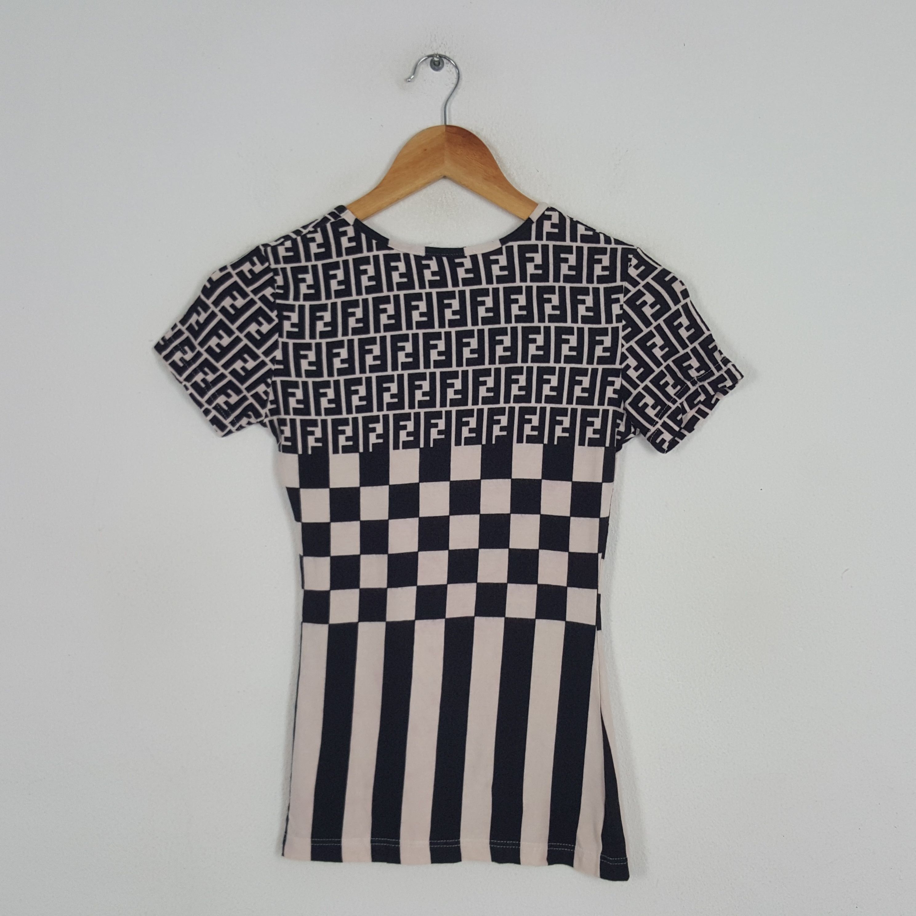 Fendi × Vintage Vintage Fendi Italian Brand Monogram Art Tshirt Size US XXS / EU 40 - 2 Thumbnail