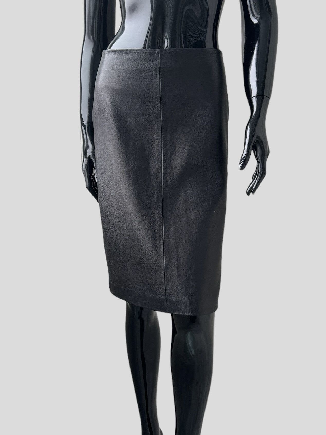 Versace Gianni Versace leather midi skirt Size 28" / US 6 / IT 42 - 1 Thumbnail