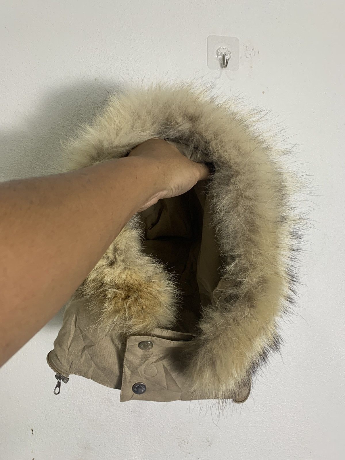 Moncler Vintage 1990’s Moncler Beige Fur Puffer Parka Jacket Size US L / EU 52-54 / 3 - 20 Thumbnail