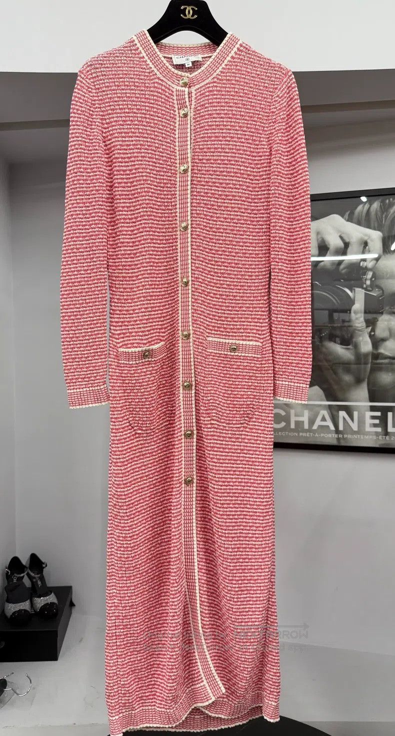 Chanel Chanel Pink and white striped long knitted cardigan coat Size XS / US 0-2 / IT 36-38 - 1 Thumbnail