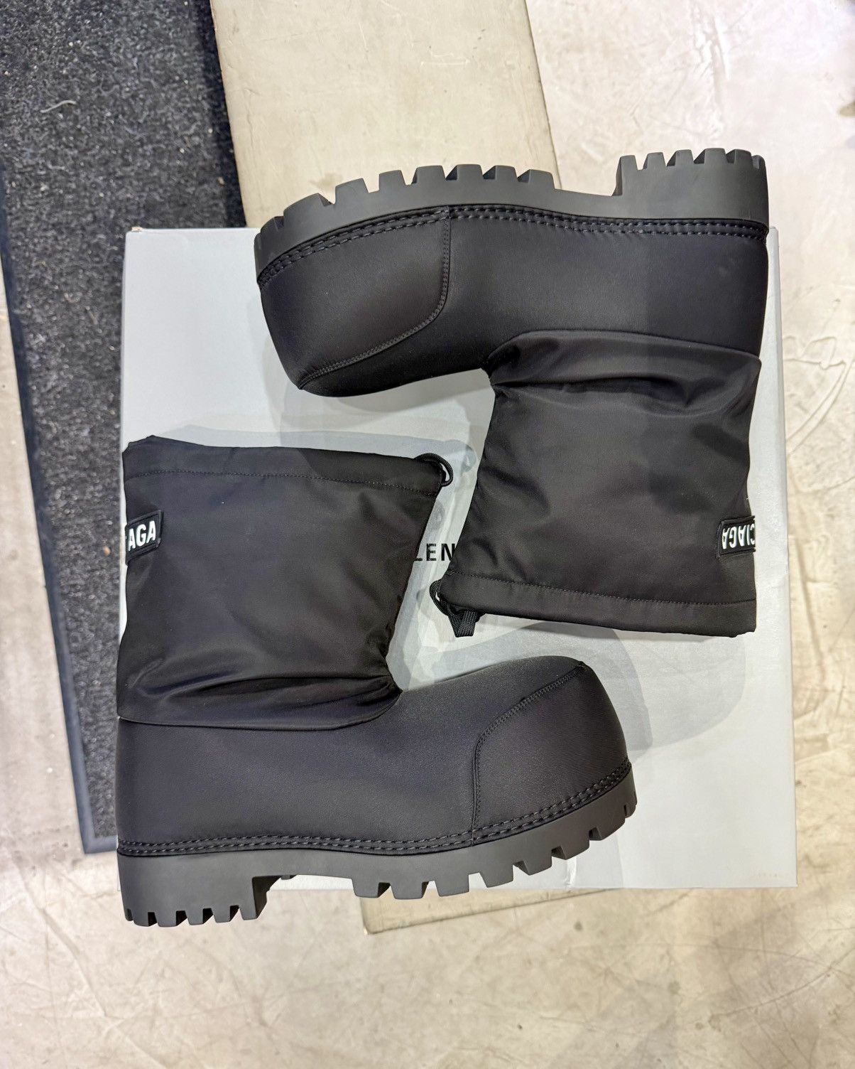 Balenciaga Balenciaga Alaska Low Boot Black Size US 10 / EU 43 - 17 Thumbnail