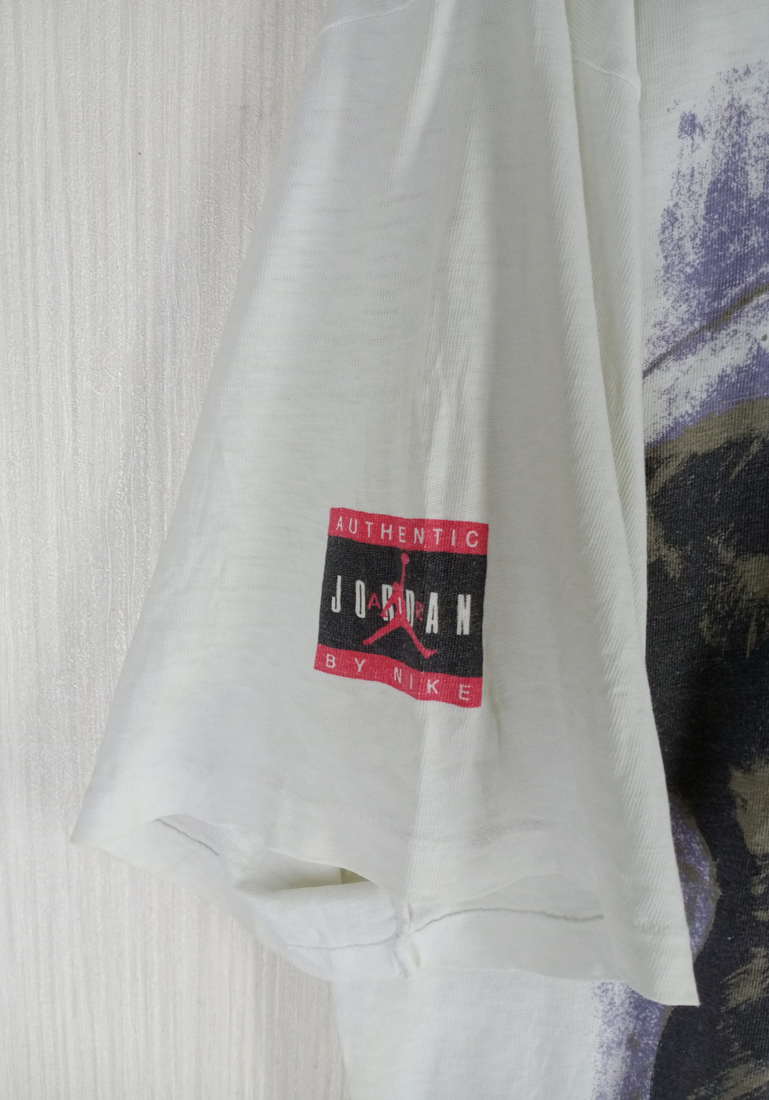 Nike Rare Vintage 90s Nike Michael Jordan Tshirt Size US L / EU 52-54 / 3 - 4 Thumbnail