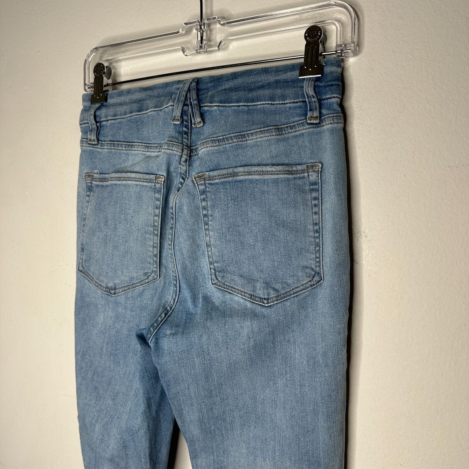 Good American Good American Good Waist Crop Distressed Knee Jean 6 / 28 Size 28" / US 6 / IT 42 - 5 Thumbnail