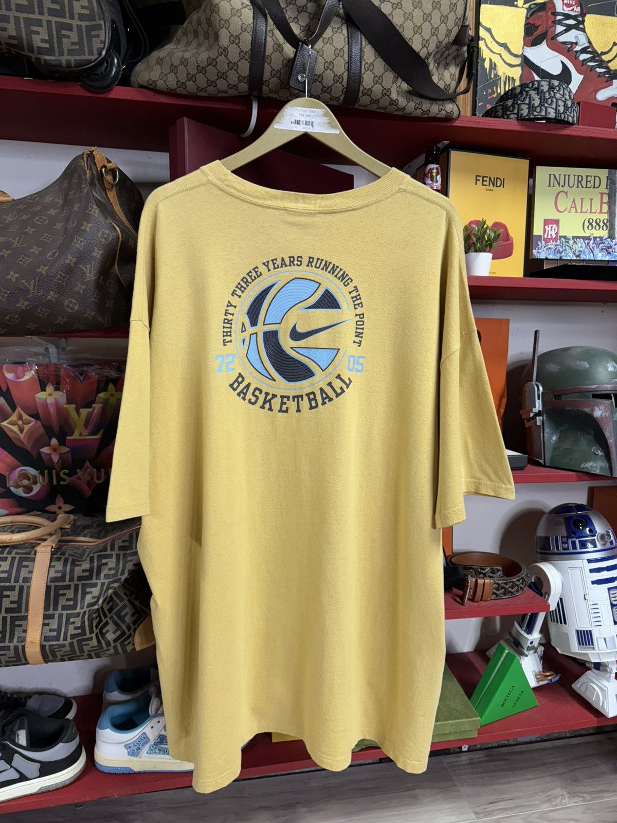 Nike Vintage Y2K Nike Basketball Swoosh T-Shirt Size 2XL Size US XXL / EU 58 / 5 - 1 Thumbnail