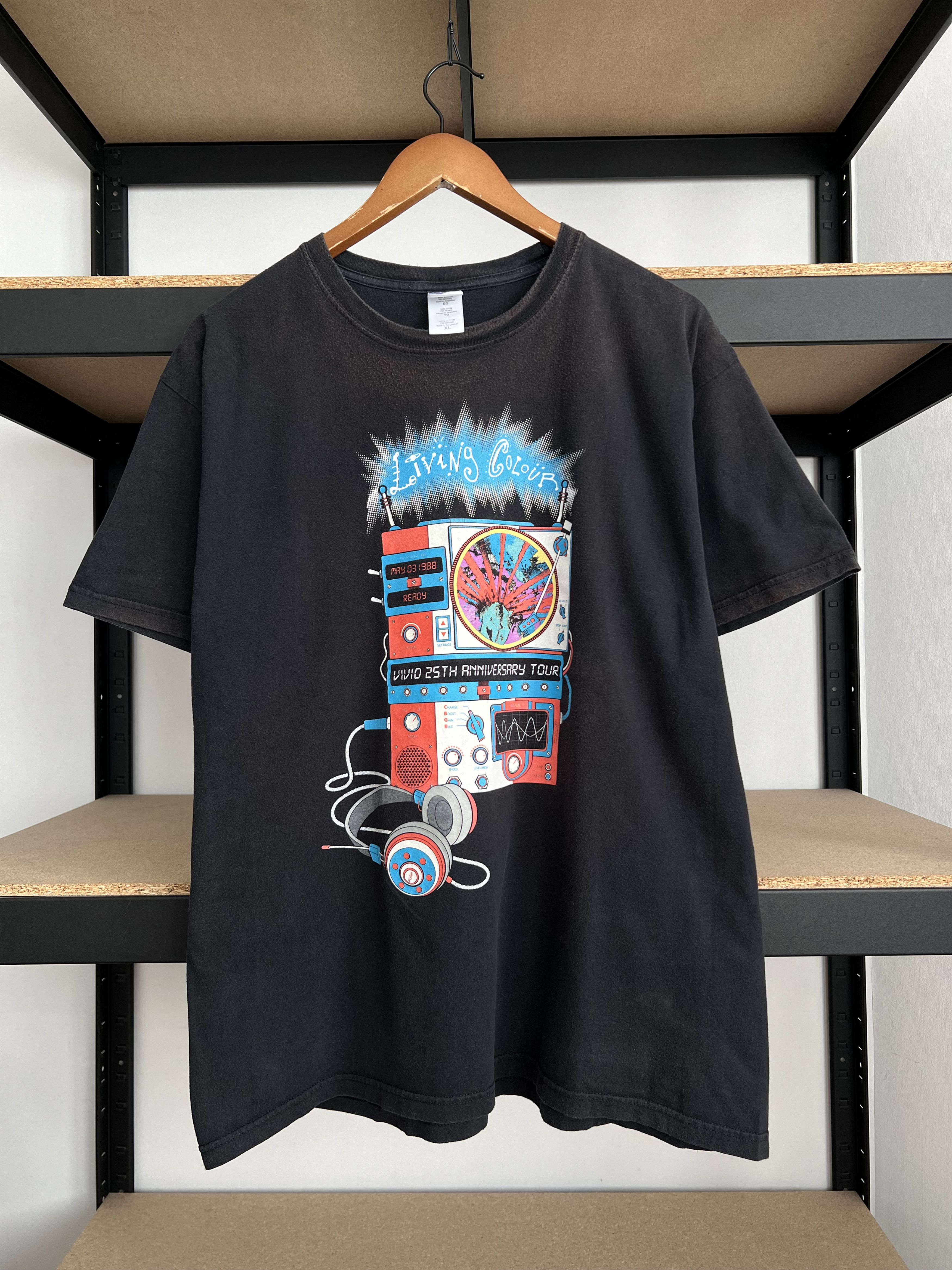 Band Tees Vintage 2013 Living Colour Vivid 25th Anniversary Tour Tee Size US XL / EU 56 / 4 - 2 Thumbnail