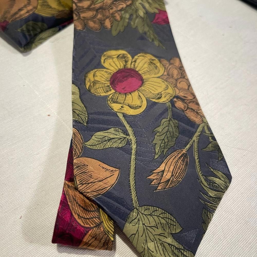 Oscar De La Renta Beautiful retro Oscar de la Renta flower tie Size ONE SIZE - 2 Thumbnail