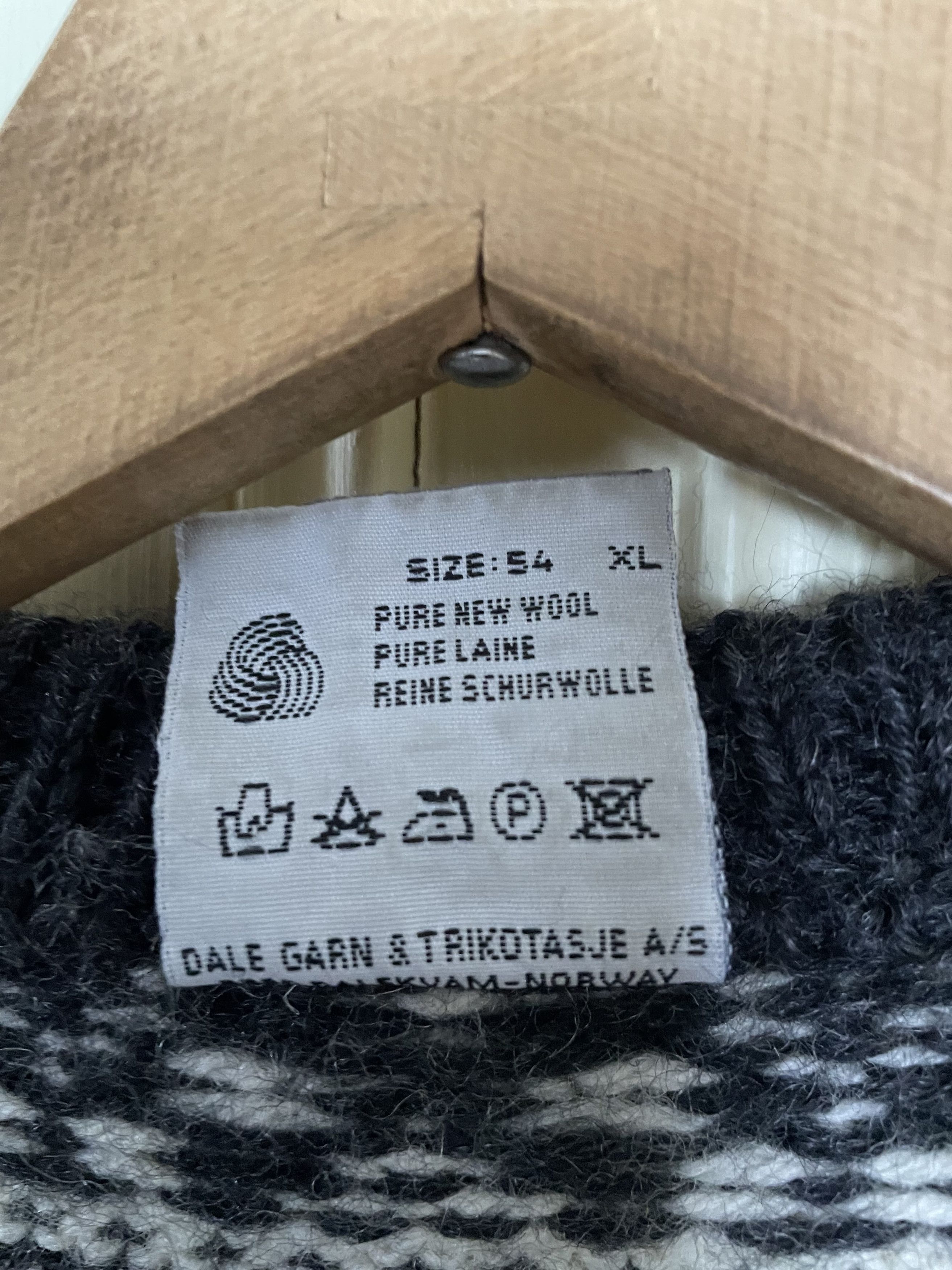 Dale Of Norway Vintage Dale of Norway Wool Cardigan -1997 Size 54 / XL Size US XL / EU 56 / 4 - 3 Thumbnail