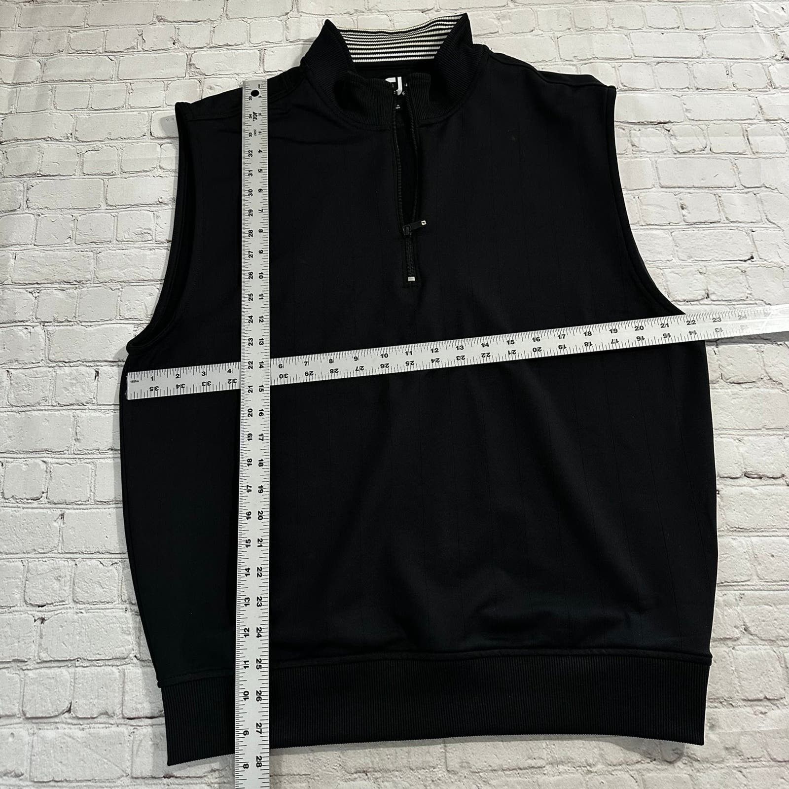 Footjoy Black footjoy vest size medium Size US M / EU 48-50 / 2 - 6 Thumbnail