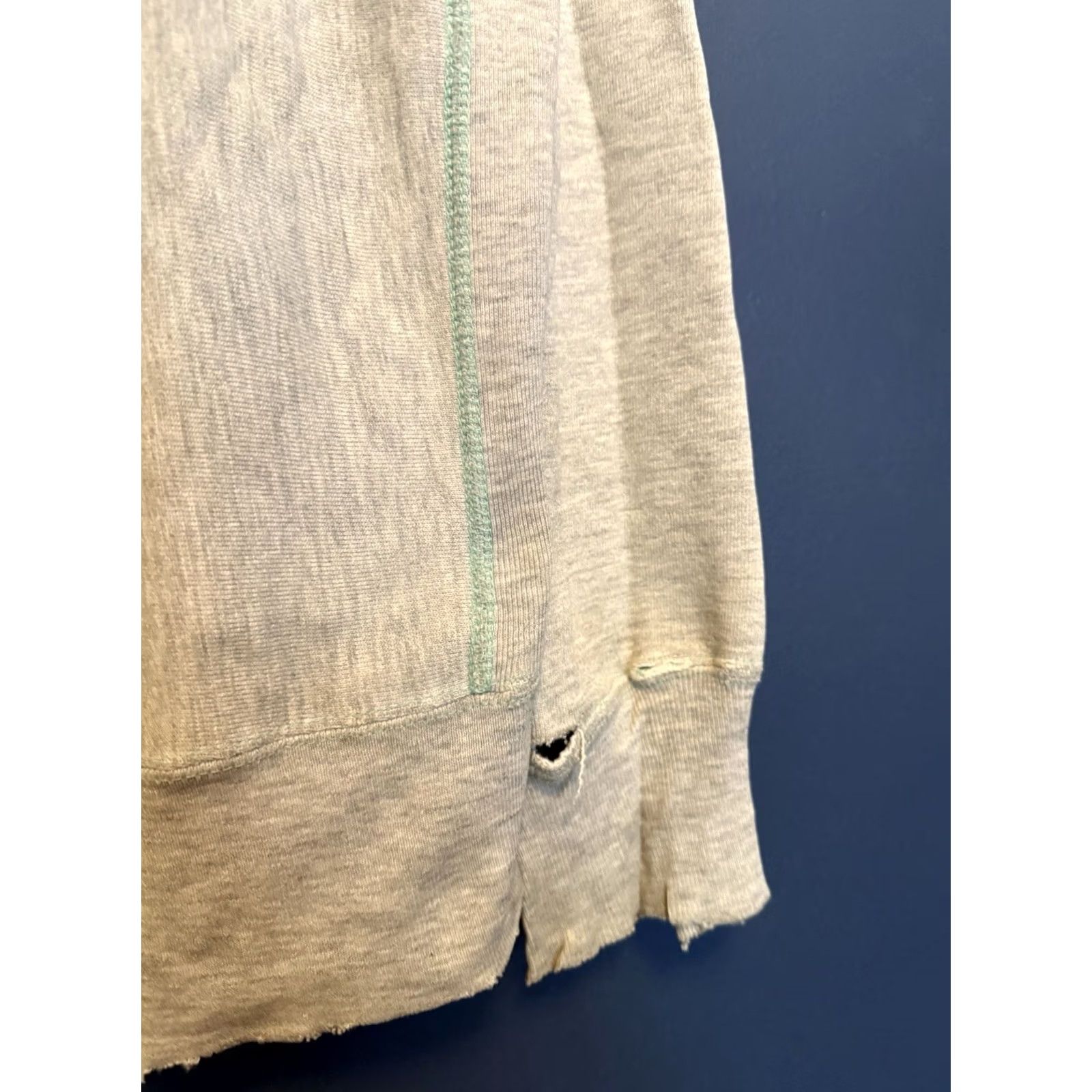 Champion VINTAGE Champion Reverse Weave Sweatshirt Large University Gray 80’s Pullover Reversible Mens UW Cardinal? Size US L / EU 52-54 / 3 - 4 Thumbnail