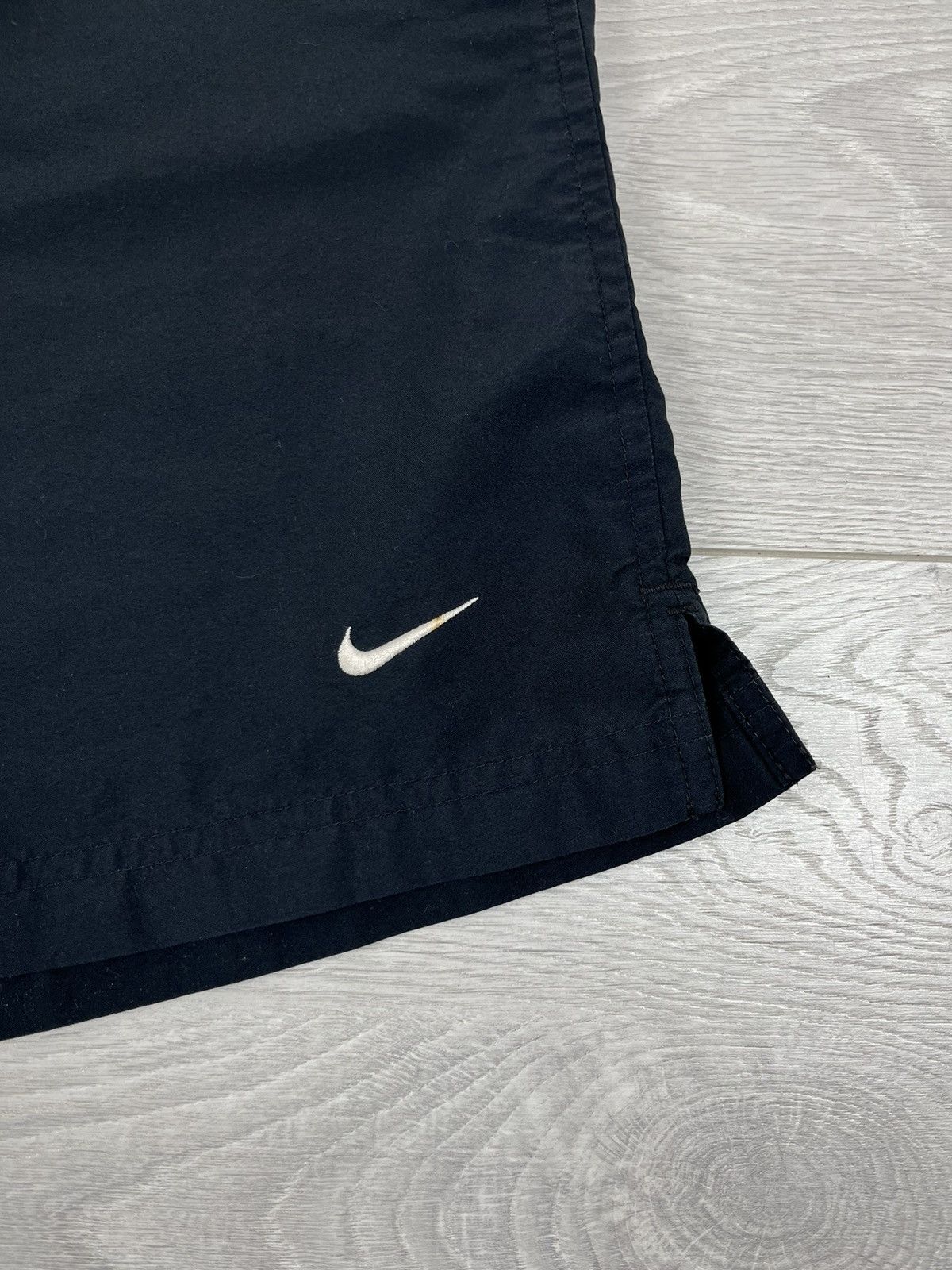 Nike × Vintage Nike Vintage 00s Black Swoosh Nylon Shorts Size US 38 / EU 54 - 4 Thumbnail