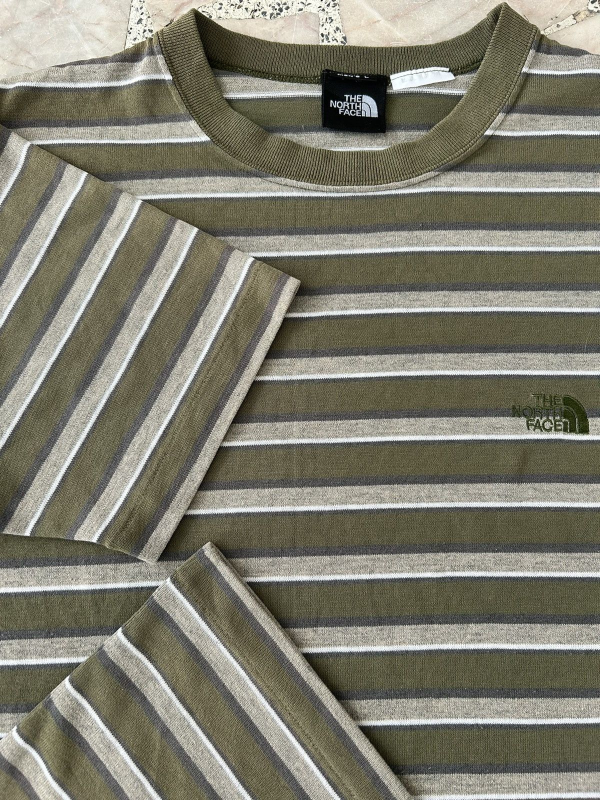 The North Face Vintage North Face Green Stripes Tee Size US M / EU 48-50 / 2 - 5 Thumbnail