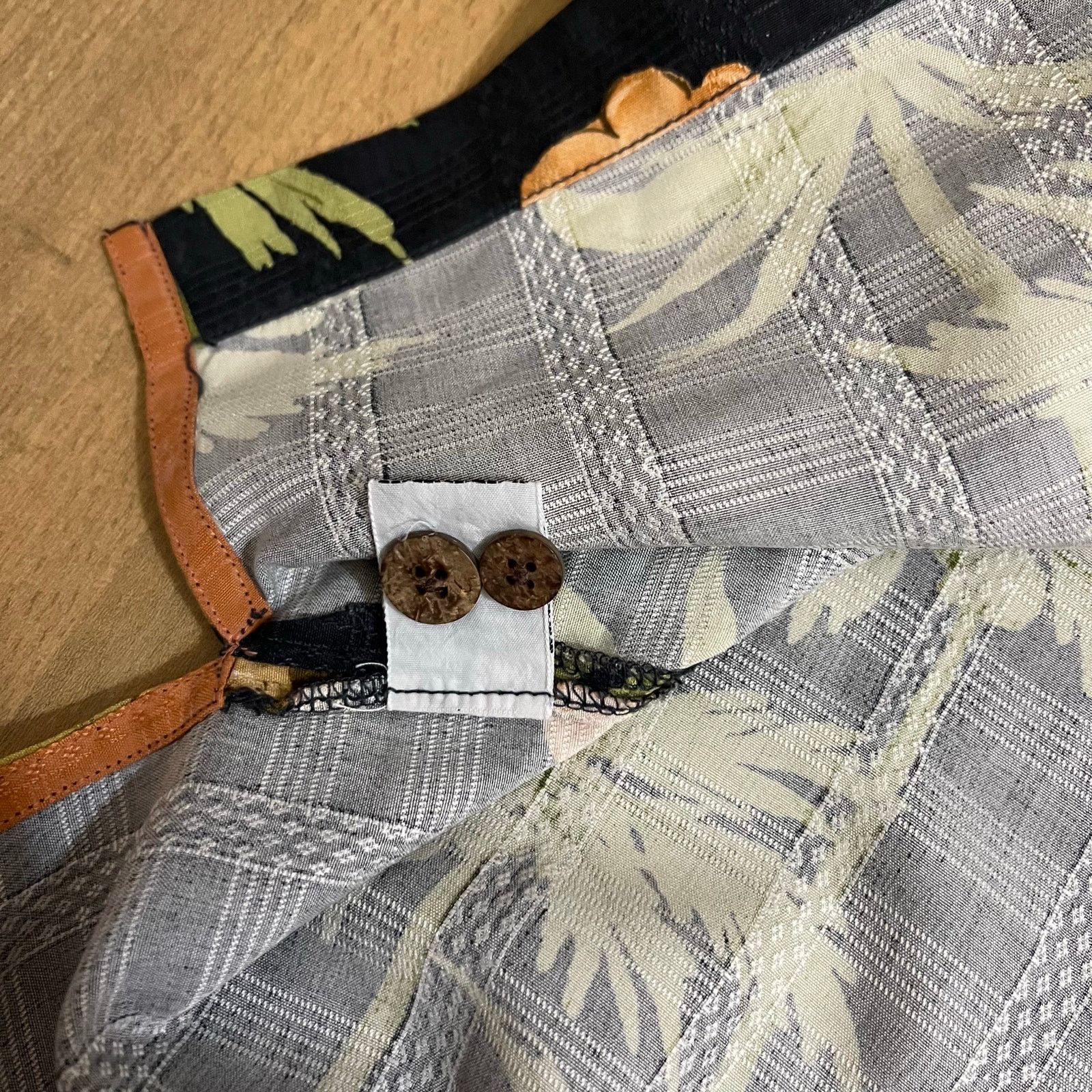 Tommy Bahama Tommy Bahama 100% Silk Hawaiian Shirt XL Black Hula Girl Size US XL / EU 56 / 4 - 11 Thumbnail