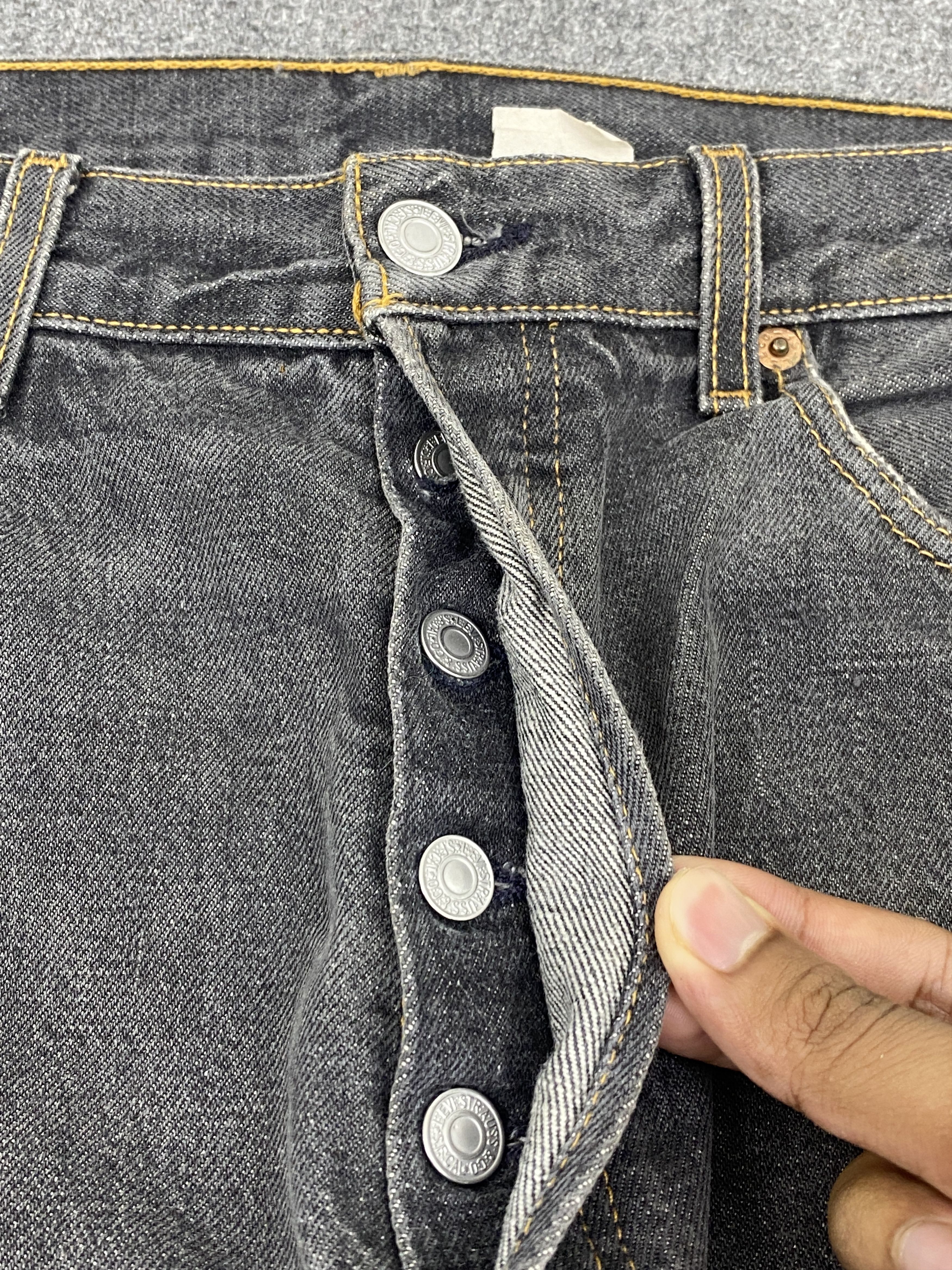 Levi's Vintage 90s Levis 501 Distressed Faded Black Jeans Size US 33 - 12 Thumbnail