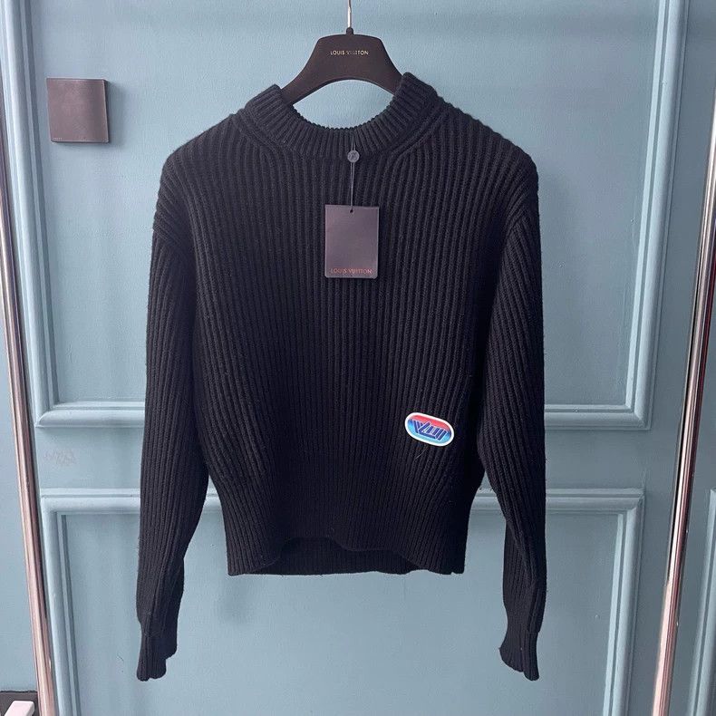 Louis Vuitton Louis Vuitton Black logo at hem sweater 2501-Nextarrow Size US M / EU 48-50 / 2 - 1 Thumbnail