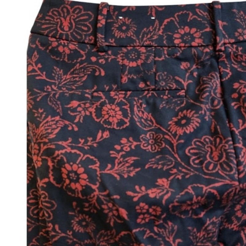 Loft LOFT Julie Navy & Red Floral Ankle Pants Size 4 Size 27" / US 4 / IT 40 - 5 Thumbnail