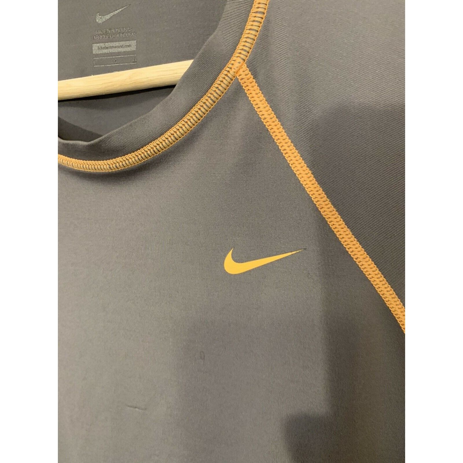 Nike Vintage Nike Gray Tag Better World T Shirt Mens Gray Orange Size US L / EU 52-54 / 3 - 6 Thumbnail