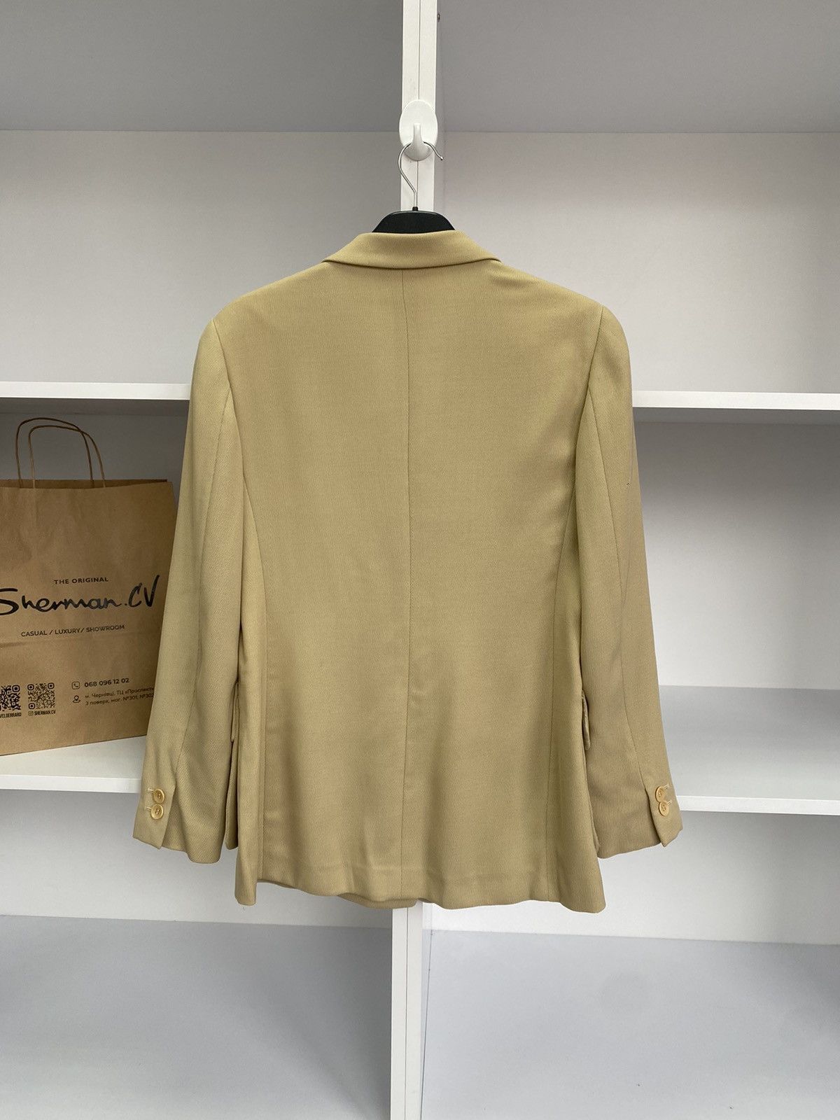 Designer × Salvatore Ferragamo × Vintage Vintage Salvatore Ferragamo beige blazer Size M / US 6-8 / IT 42-44 - 11 Thumbnail