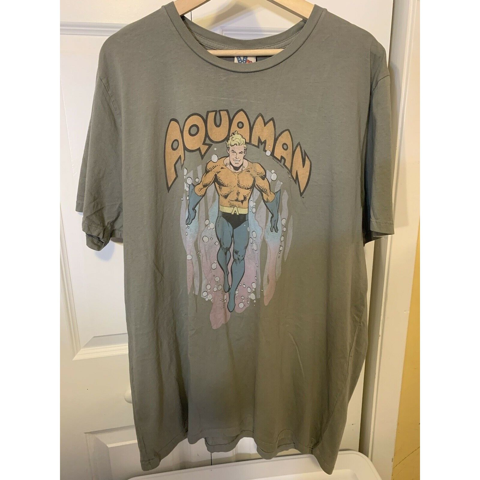 Junk Food Aquaman T-Shirt Justice League Men’s Sz 2XL Big Logo Junk Fo Size US XXL / EU 58 / 5 - 6 Thumbnail