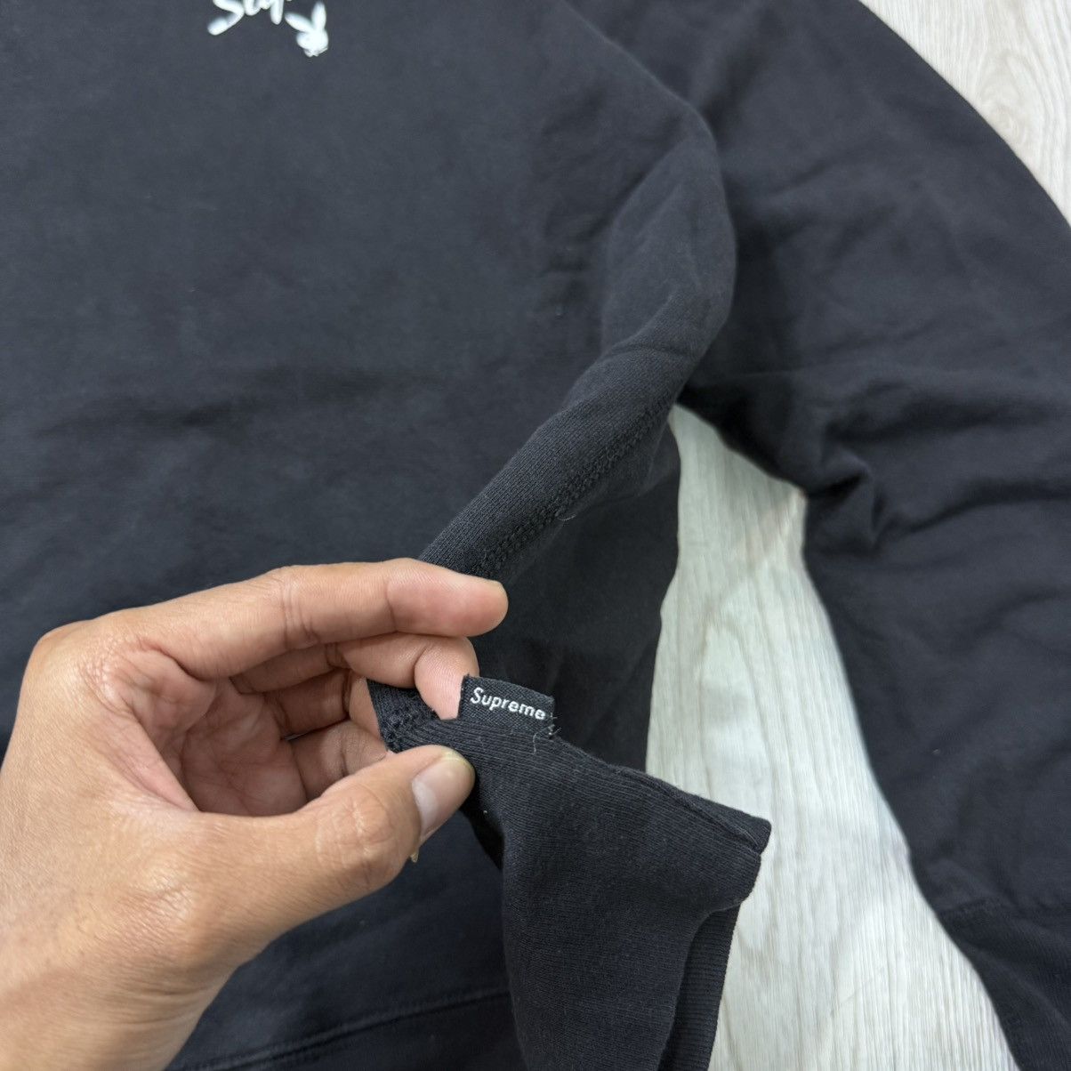 Playboy × Supreme SUPREME x PLAYBOY simple logo side black Size US L / EU 52-54 / 3 - 6 Thumbnail