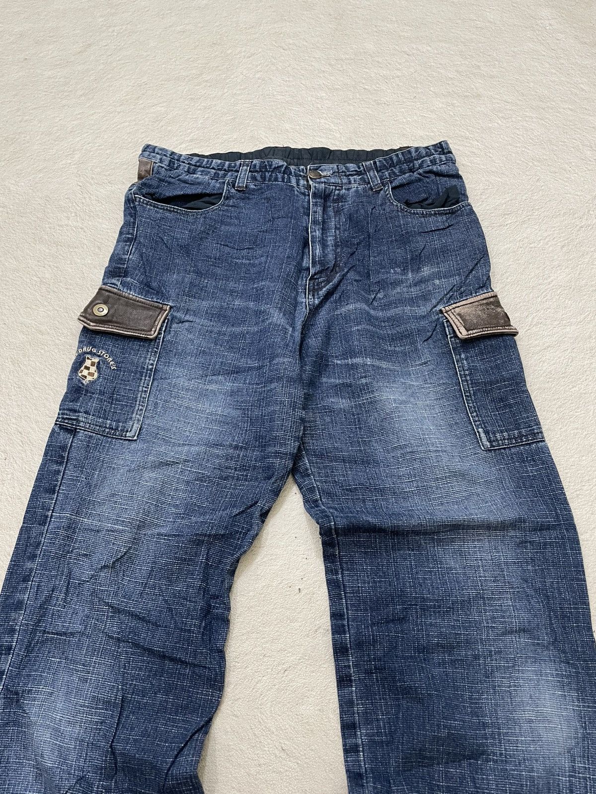 Japanese Brand 2000s Drug Japan Cargo Denim Washed Distressed Y2K Size US 32 / EU 48 - 2 Thumbnail