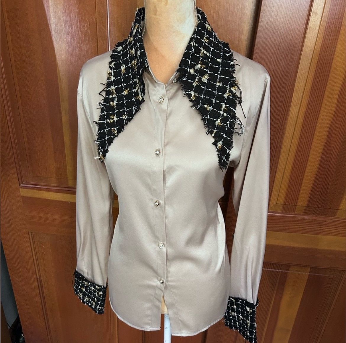 Designer × Other NWT, Lavishly Paris Women’s Elegant Tweed Detail Blouse Size M / US 6-8 / IT 42-44 - 7 Thumbnail