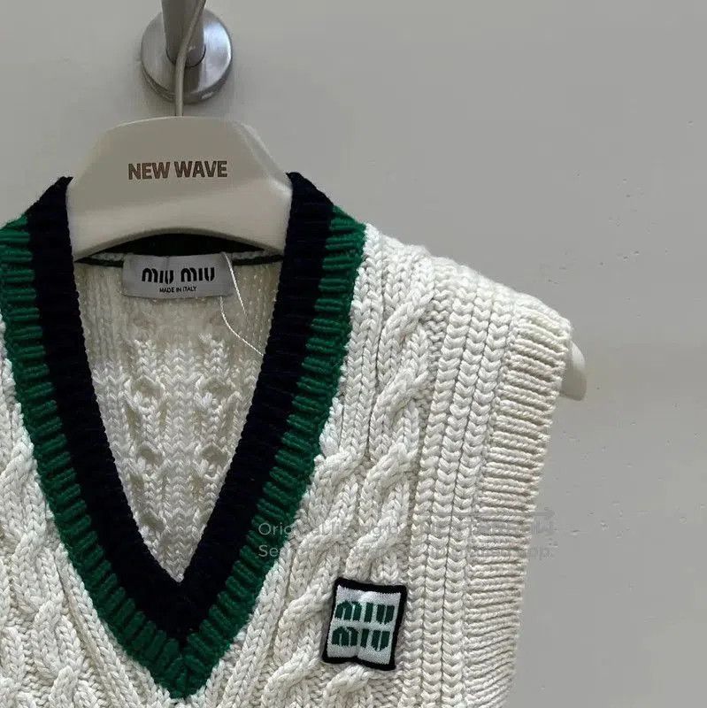 Miu Miu Miu Miu White Cable Knit Sweater Vest . Size S / US 4 / IT 40 - 2 Thumbnail