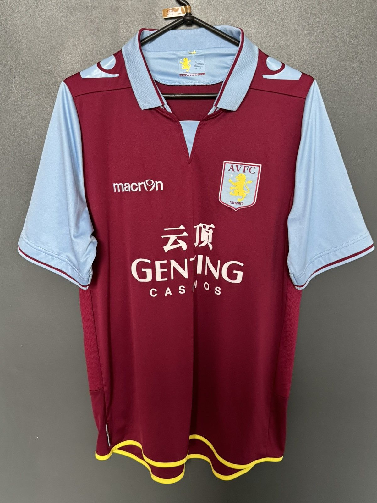Macron Aston Villa 12/13 Home Football Jersey Size US L / EU 52-54 / 3 - 1 Thumbnail