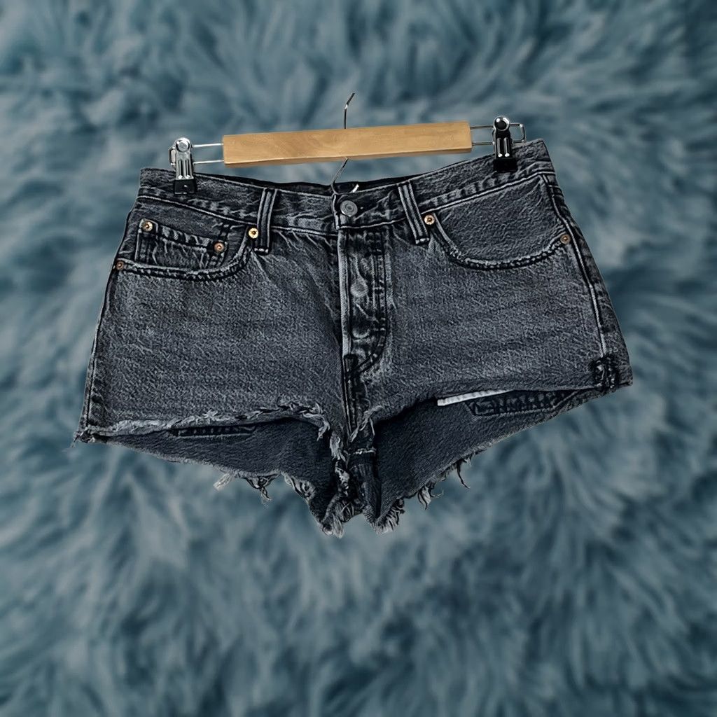 Levi's Levi’s Premium 501 High Rise Cutoff Shorts Washed Black Button Fly Size 27 Womens Denim 90s Classic Vintage No N/A Size 27" / US 4 / IT 40 - 1 Thumbnail