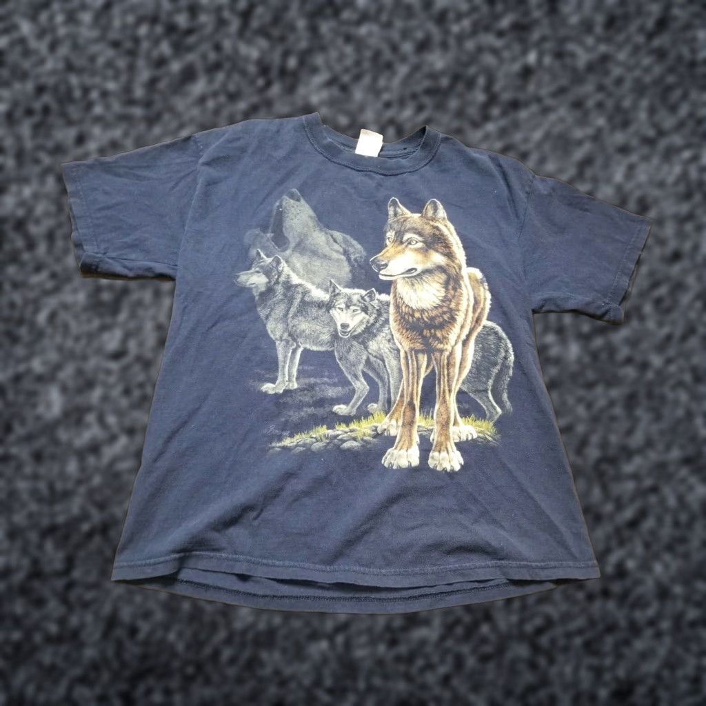 Gildan VINTAGE Mens L Wolf Nature T-Shirt A Distressed Gildan 100% Cotton Crew Neck Short Sleeve Graphic Tee Blue 90s USA Outdoors Mens Size US L / EU 52-54 / 3 - 1 Thumbnail