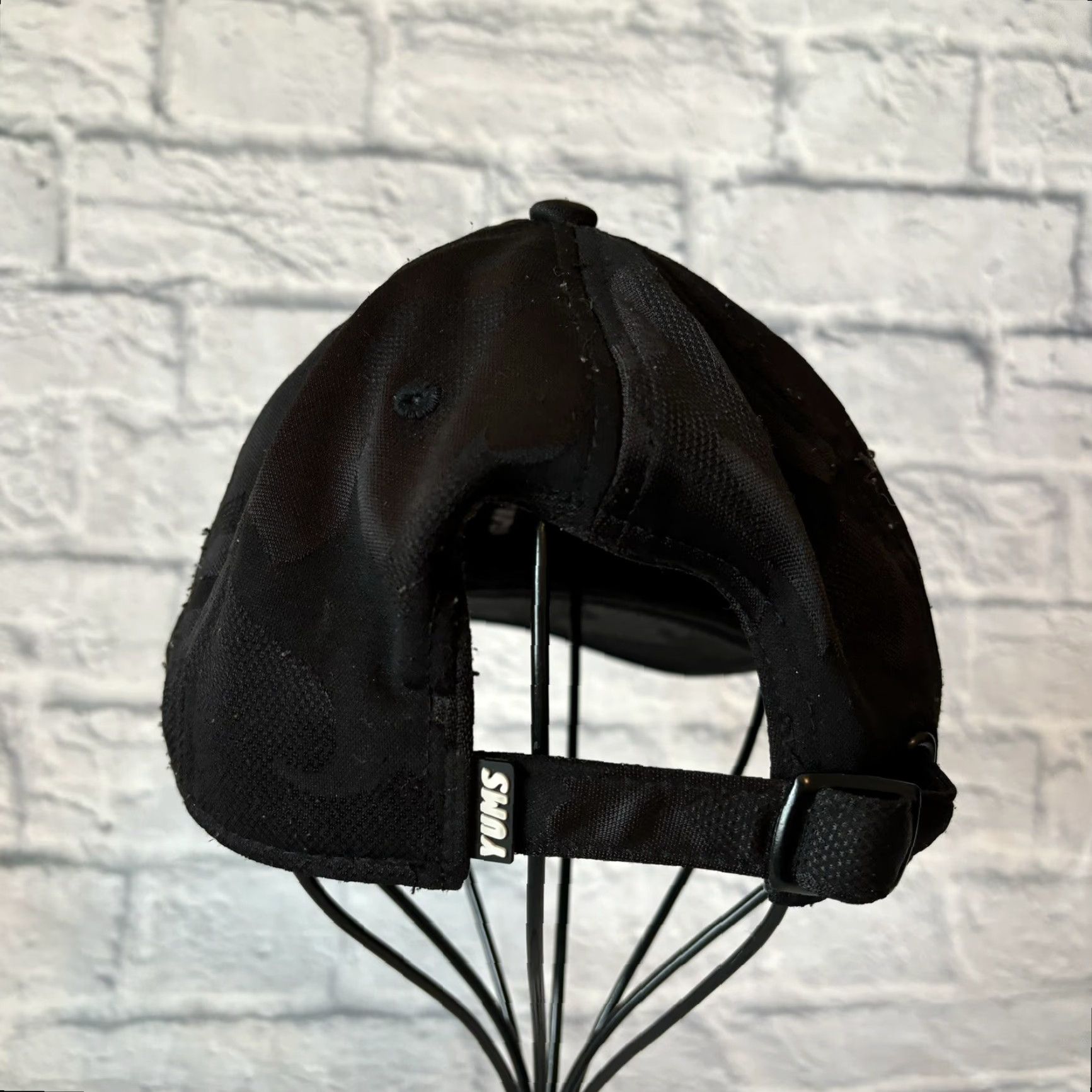 Vintage YUMS Camouflage Hat Mens Adjustable Strapback Black Camo Cap Woodlands Skate Graffiti Metal Face Shiny Cap Size ONE SIZE - 5 Thumbnail