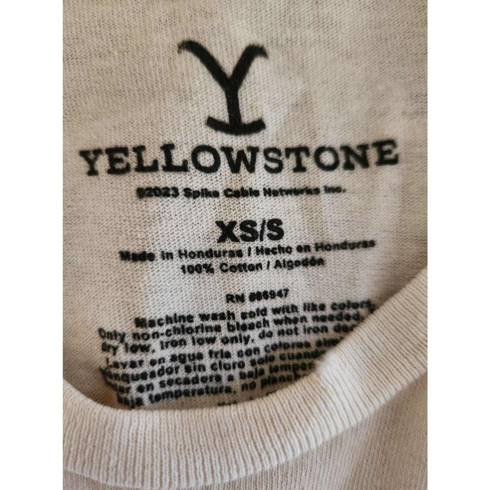 Vintage Yellowstone T-Shirt Crew Neck Short Sleeve White XS/S Men U.S. Dutton Ranch Protect The Family Graphic Print Vintage No Size US XS / EU 42 / 0 - 2 Thumbnail