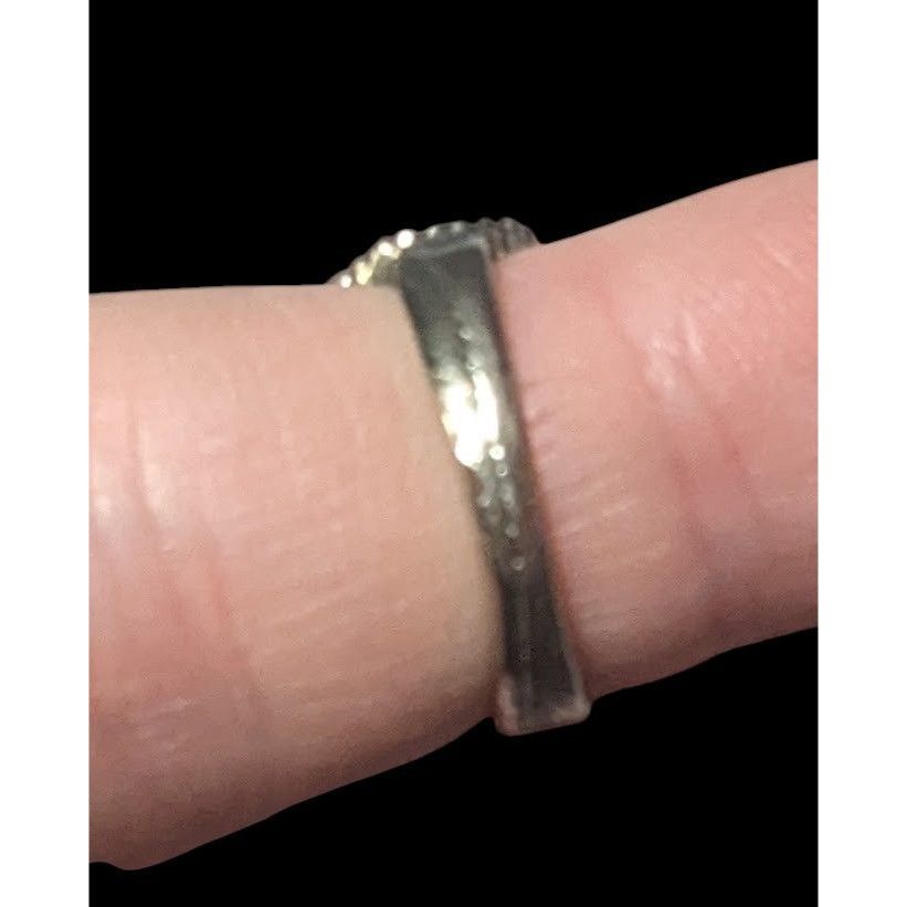 Other Purple Floral And Silver Tone Fashion Ring Size 4 1/2 Size ONE SIZE - 5 Thumbnail