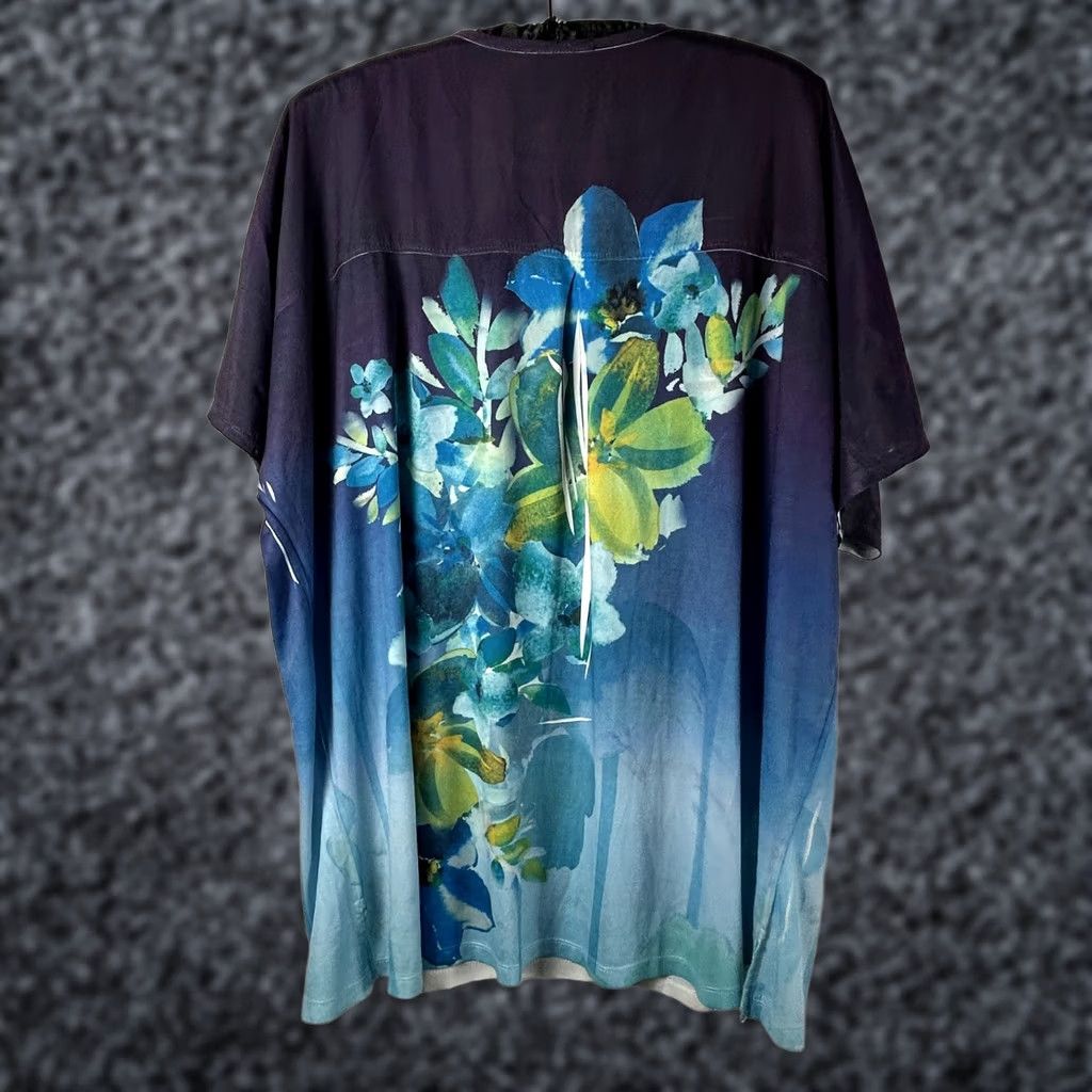 Vintage Maggie Barnes Womens 1X Ombre Floral Print Top Blue Short Sleeve Scoop Neck Shirt Adults Mens Womens Girls Boys Size XL / US 12-14 / IT 48-50 - 1 Thumbnail