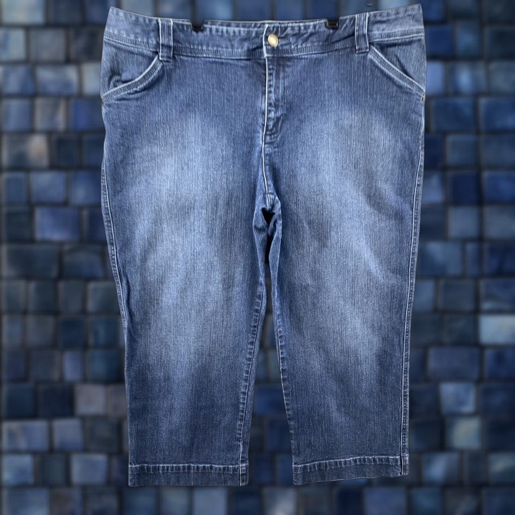 Vintage Woolrich Jeans Cropped Denim Capri Blue 16 Womens Size 16 Capris Pants 100% Cotton Jeans Size 38" / US 16 / IT 52 - 1 Thumbnail