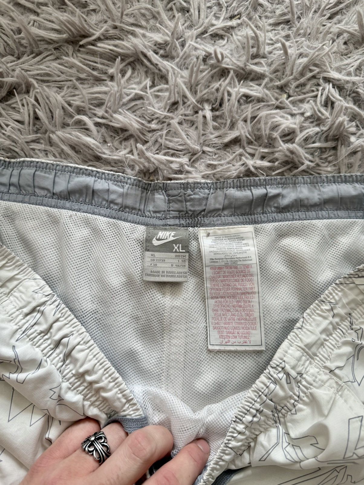 Nike 00s Nike Vintage Baggy Shorts Graphic Print Swoosh Shox Y2k Size US 38 / EU 54 - 9 Thumbnail