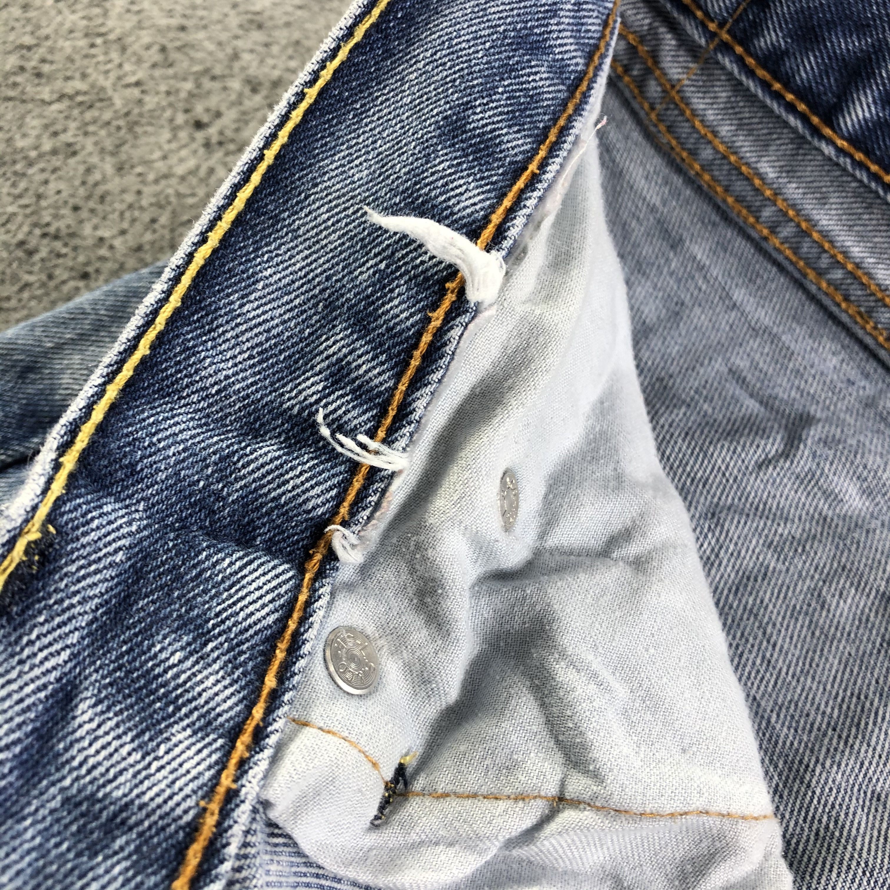 Levi's Vintage Blue Wash Levis Jeans-J4242 Size US 41 - 10 Thumbnail