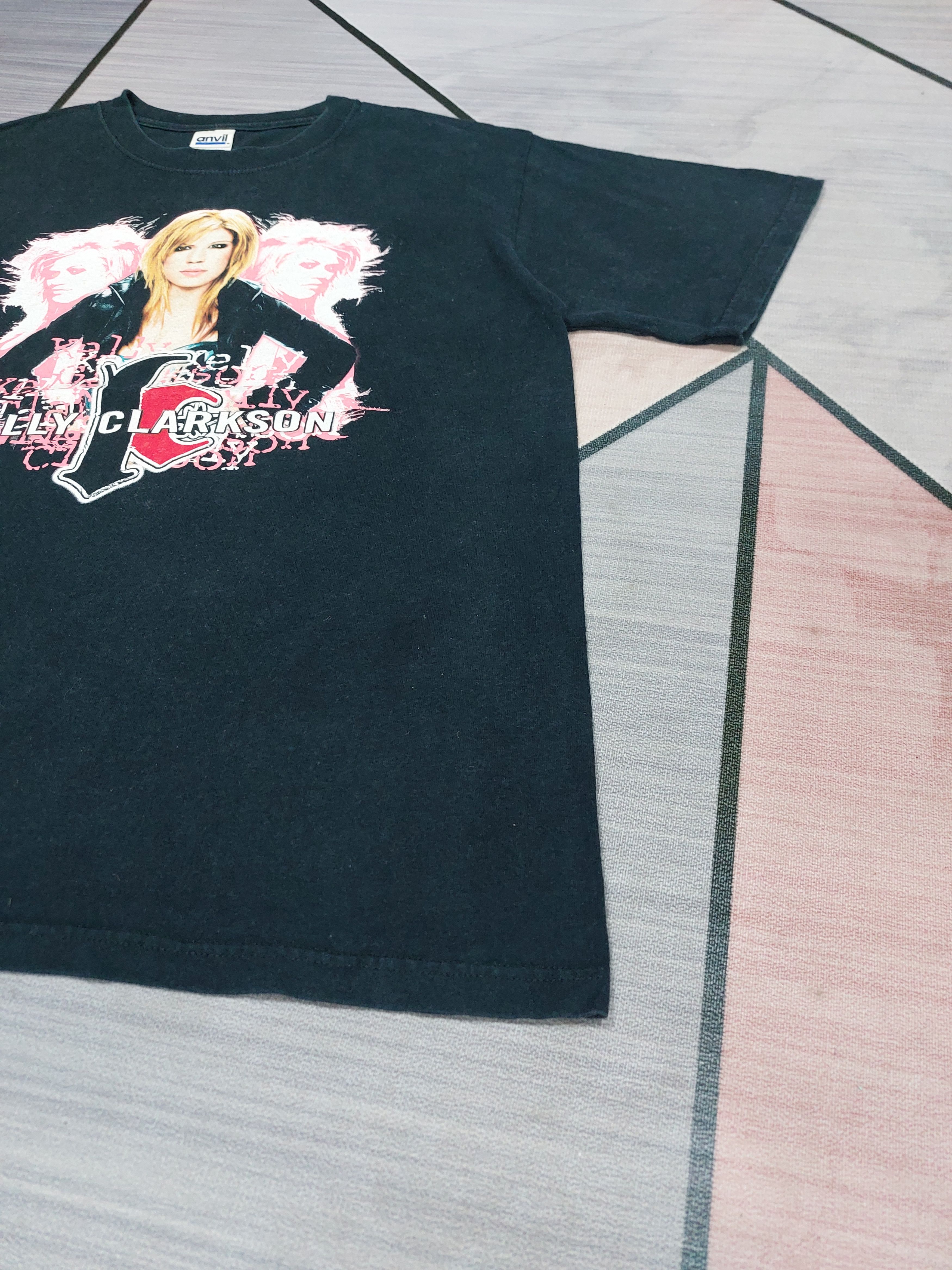 Band Tees KELLY CLARKSON Breakway Tour 2005 Size US M / EU 48-50 / 2 - 7 Thumbnail