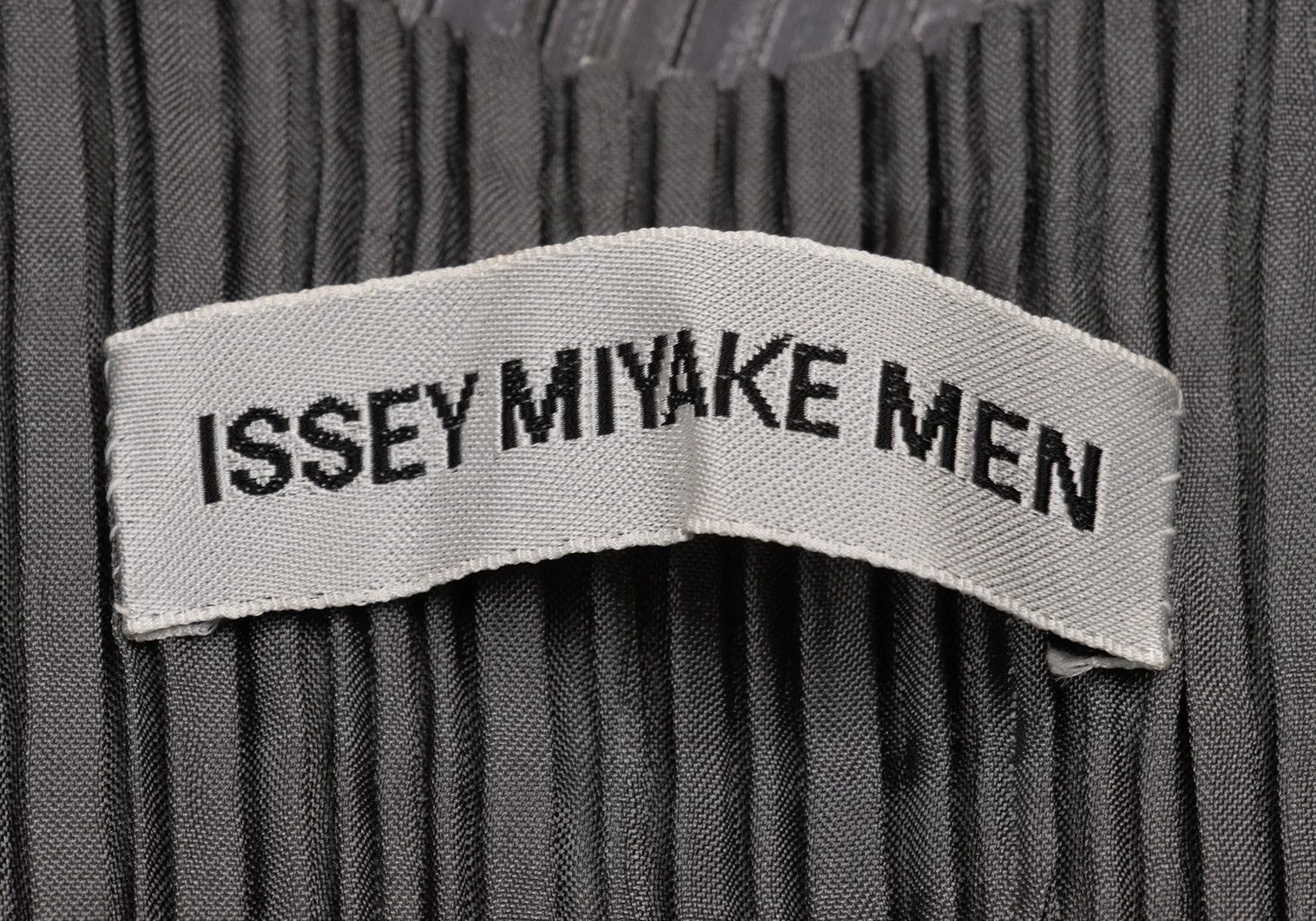 Issey Miyake Front Stripe Pleats Vest in Black and Silver, Size M Size US M / EU 48-50 / 2 - 14 Thumbnail