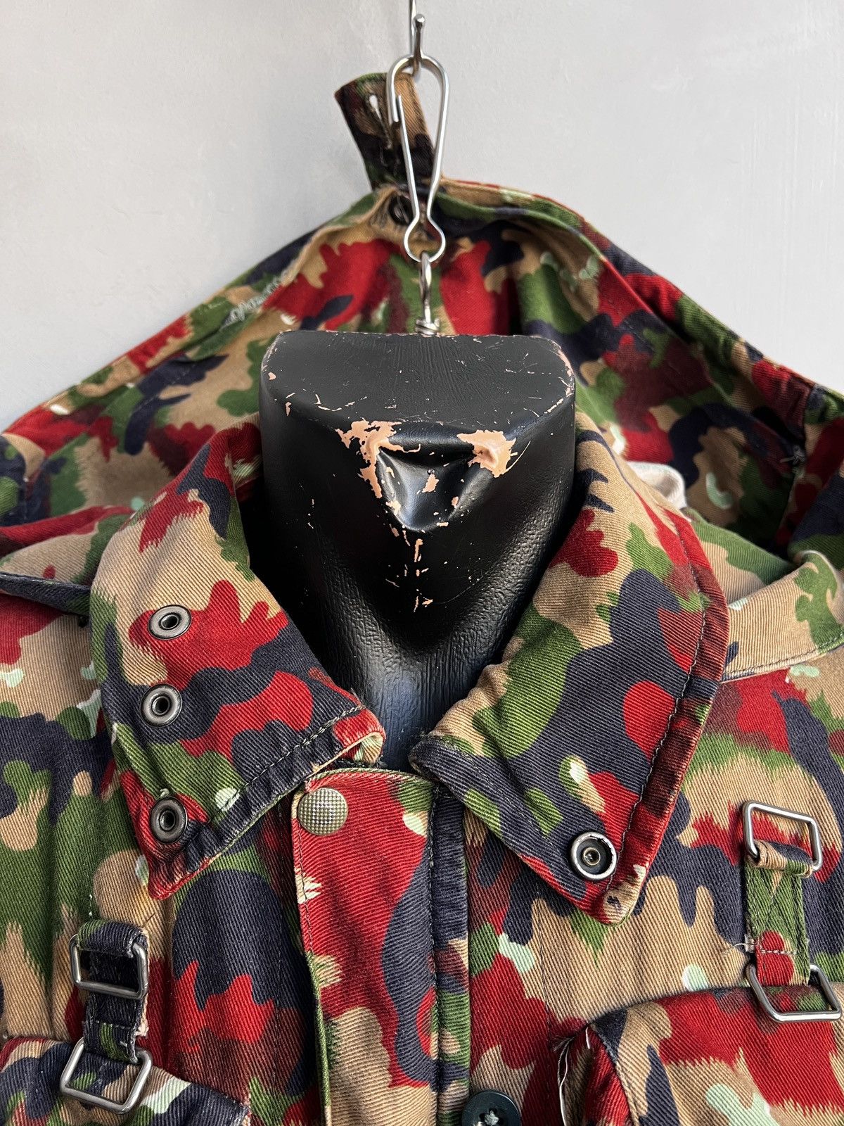 Japanese Brand Multi Camo Military Hooded swiss military Pharell williams Size US M / EU 48-50 / 2 - 9 Thumbnail